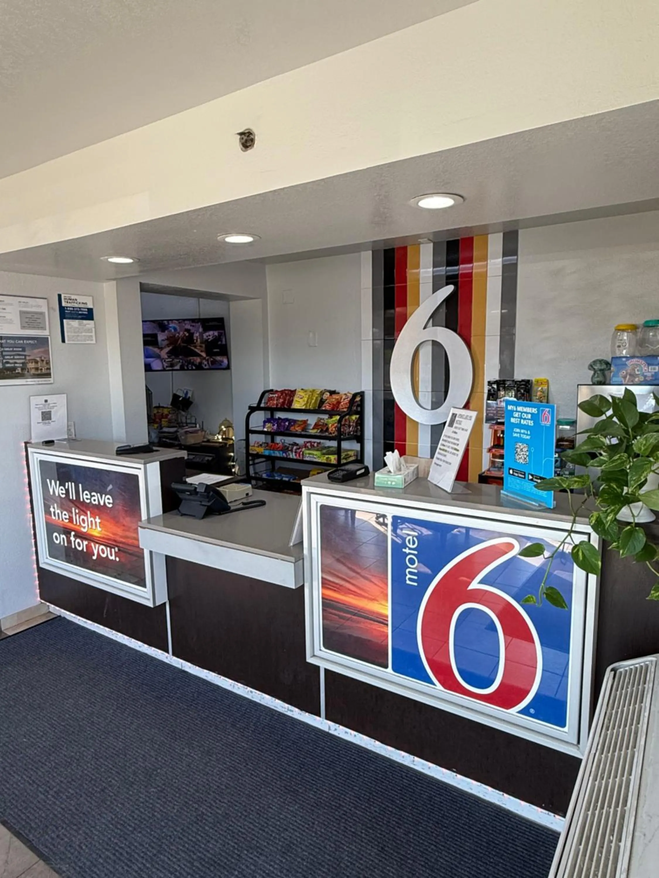 Lobby or reception in Motel 6 Gulfport, MS Airport