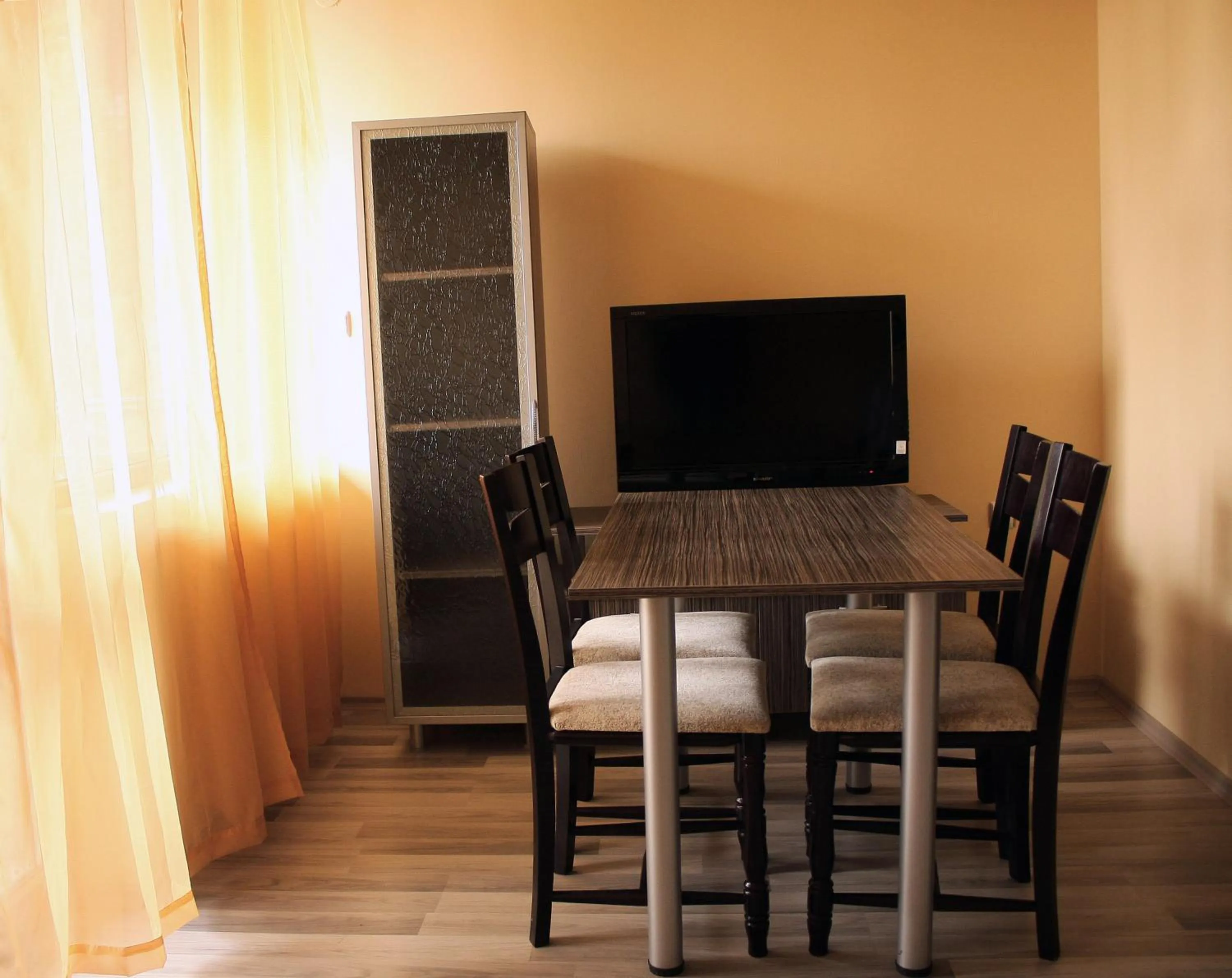 Communal lounge/ TV room in Aparthotel Pine Hills Pamporovo