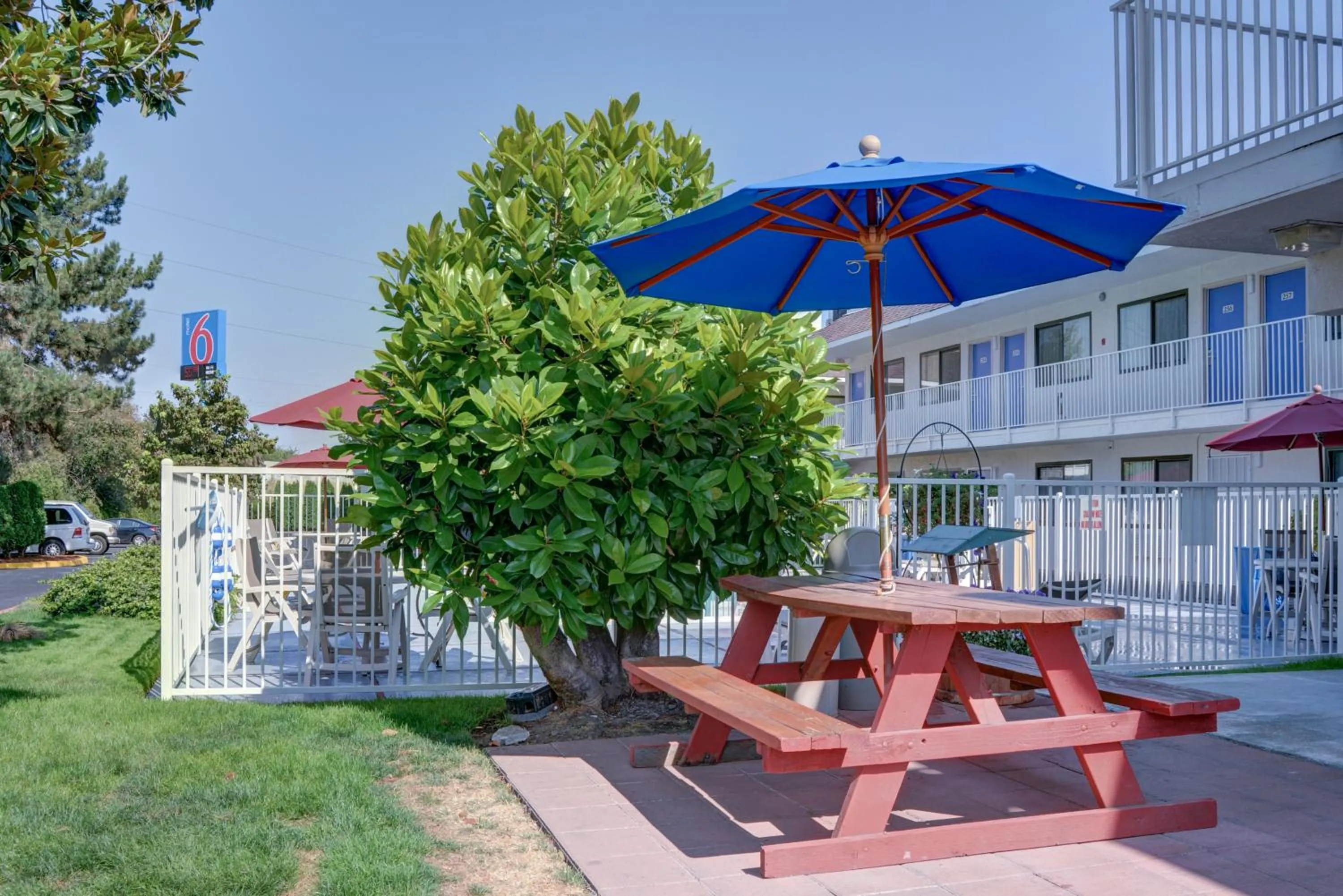 Decorative detail in Motel 6-Springfield, OR - Eugene North