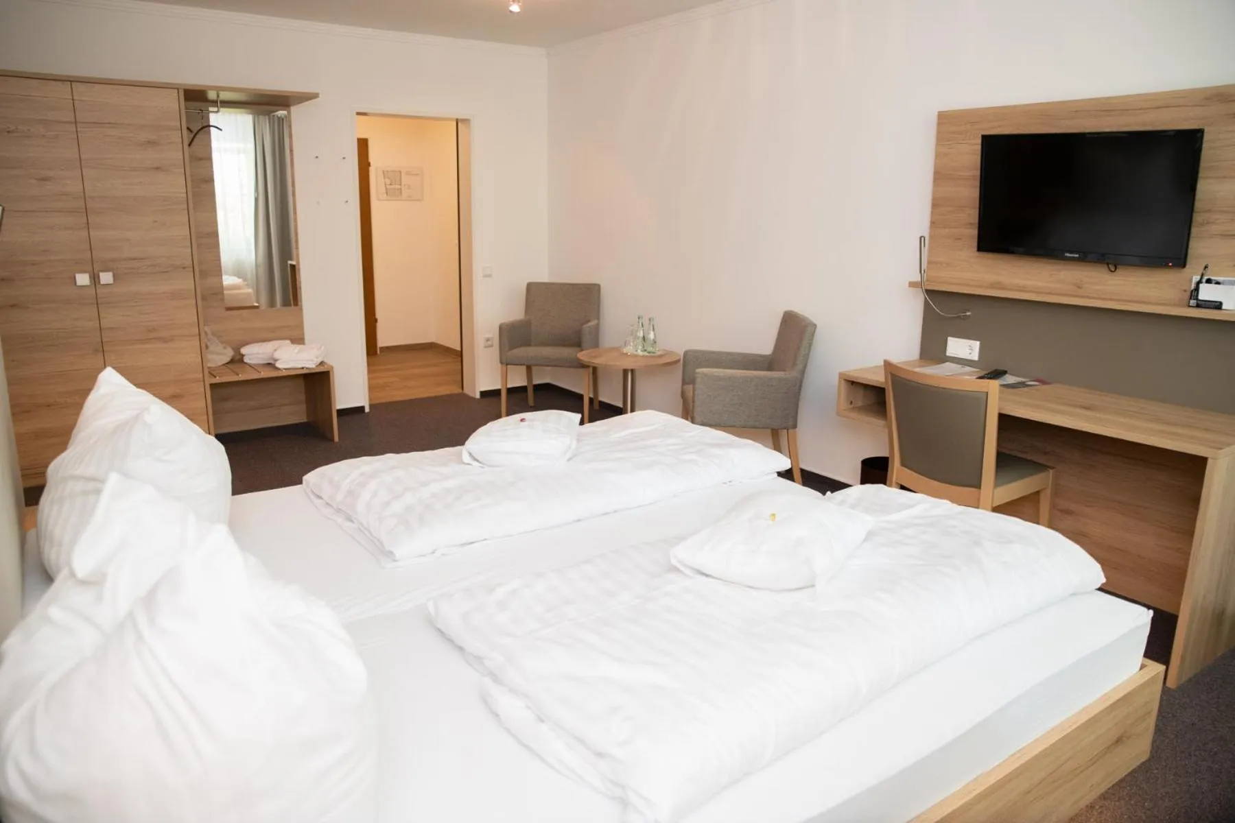 Photo of the whole room, Bed in Hotel Restaurant Große Teichsmühle