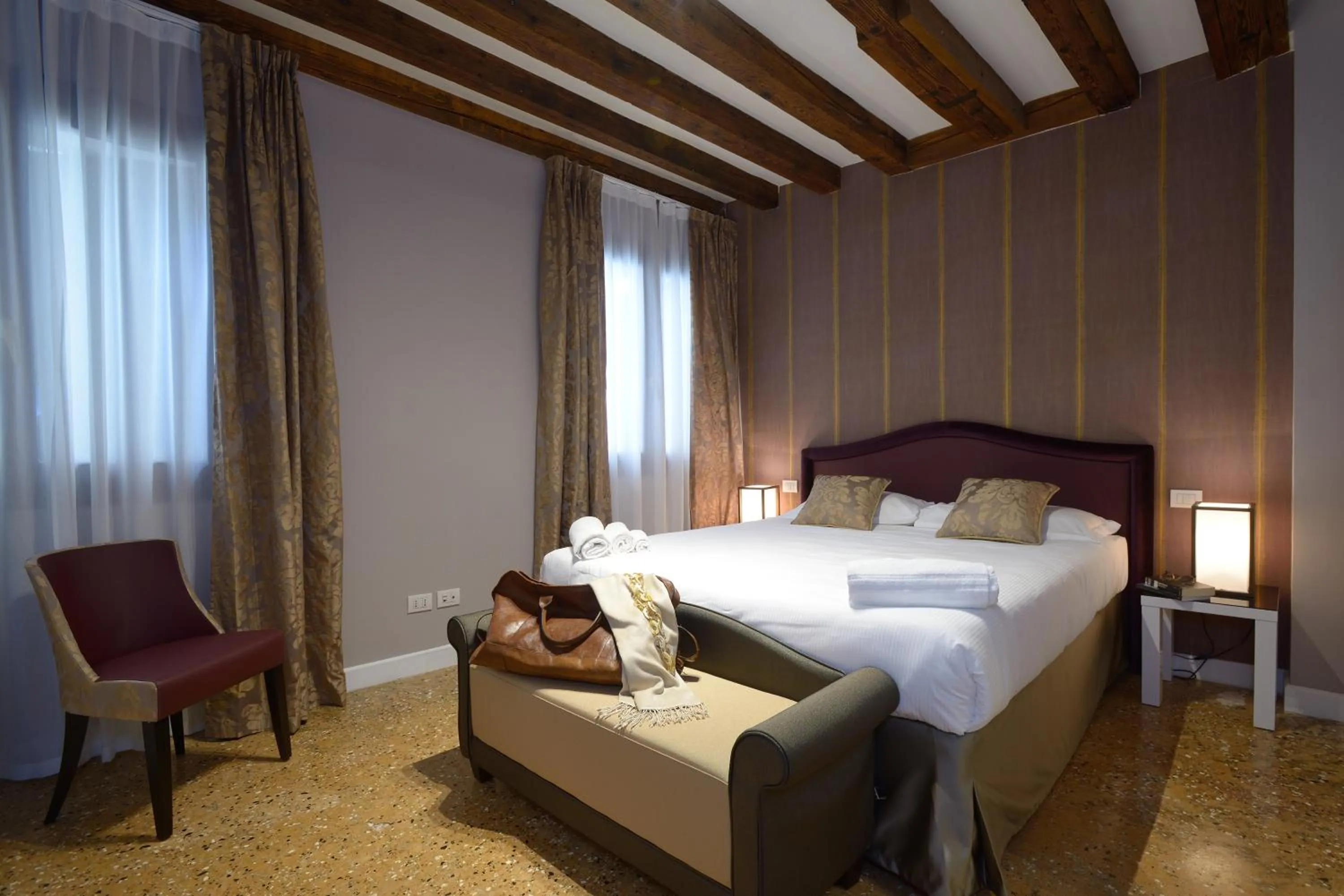 Bedroom, Bed in Residence La Fenice