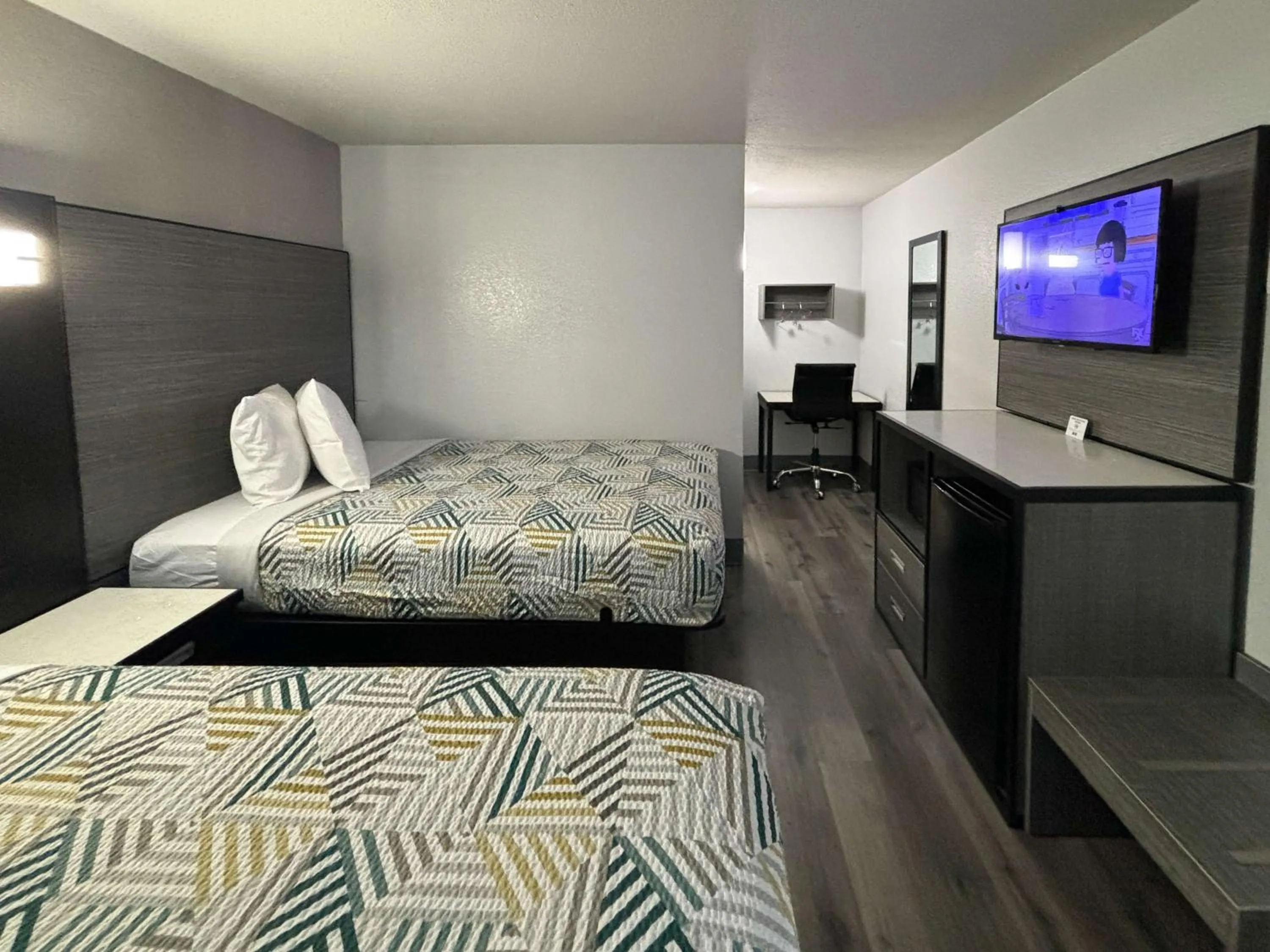 Bedroom, Bed in Motel 6-Meridian, MS