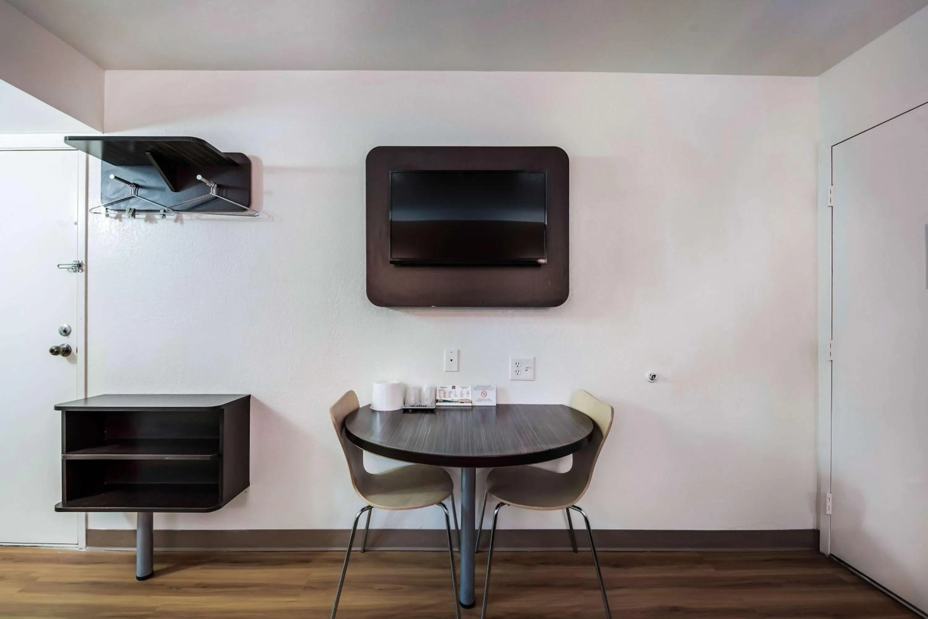 TV and multimedia in Motel 6-Bessemer, AL - Birmingham