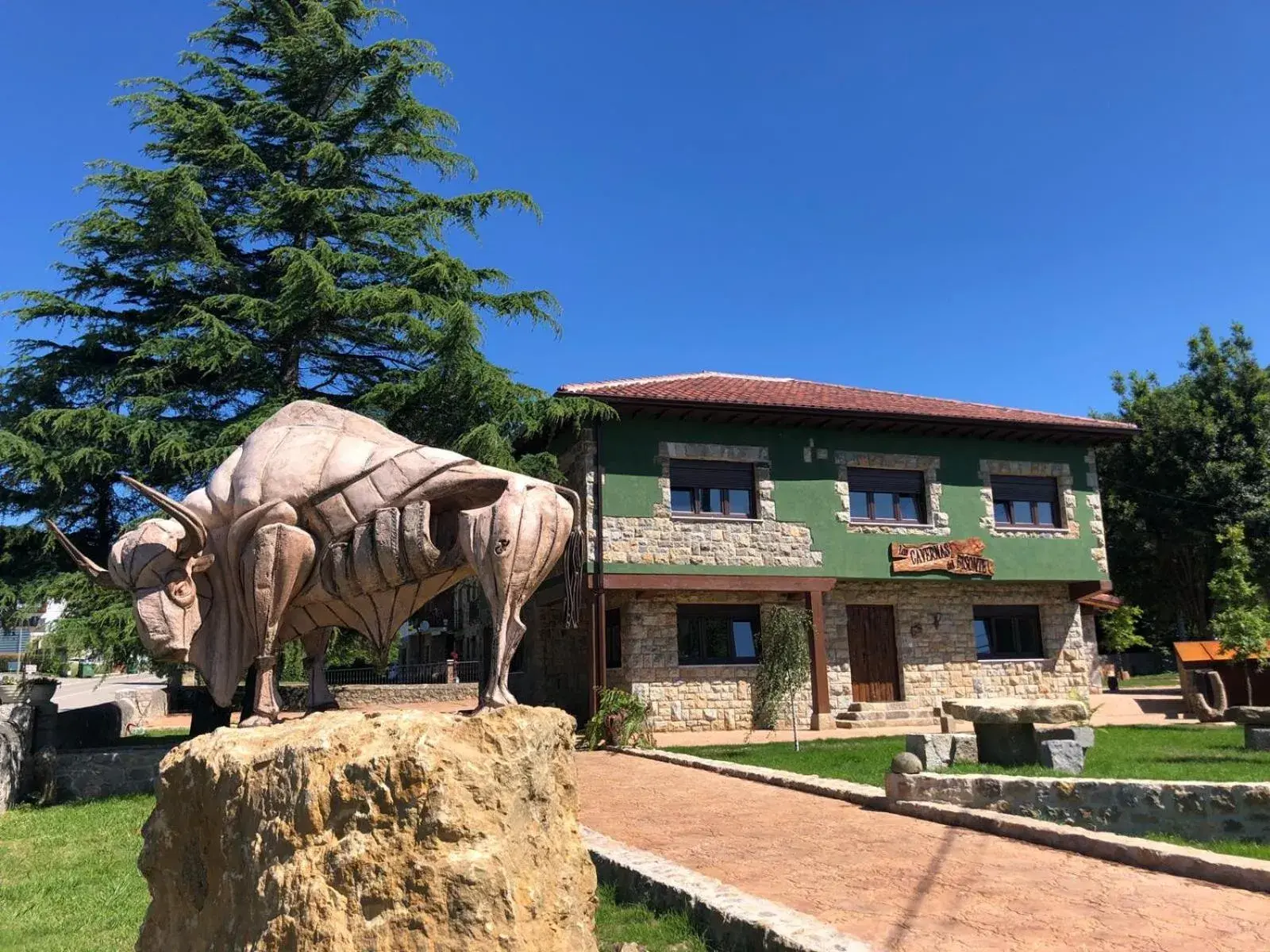 Las Cavernas Del Bisonte Las Cavernas Del Bisonte
