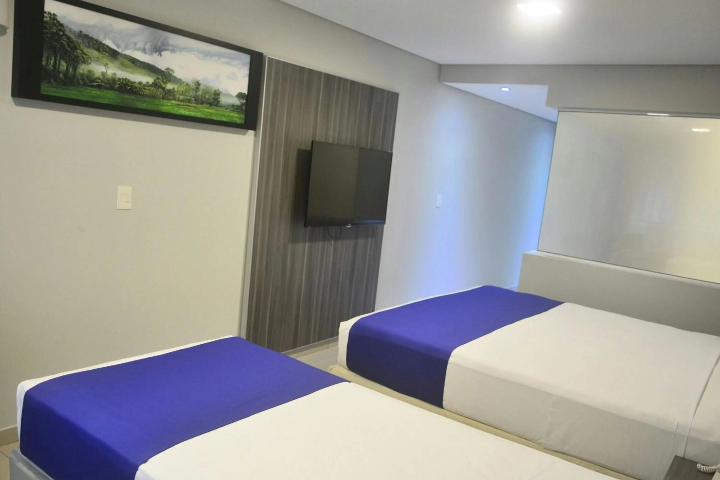 Photo of the whole room, Bed in City Falls Iguazú