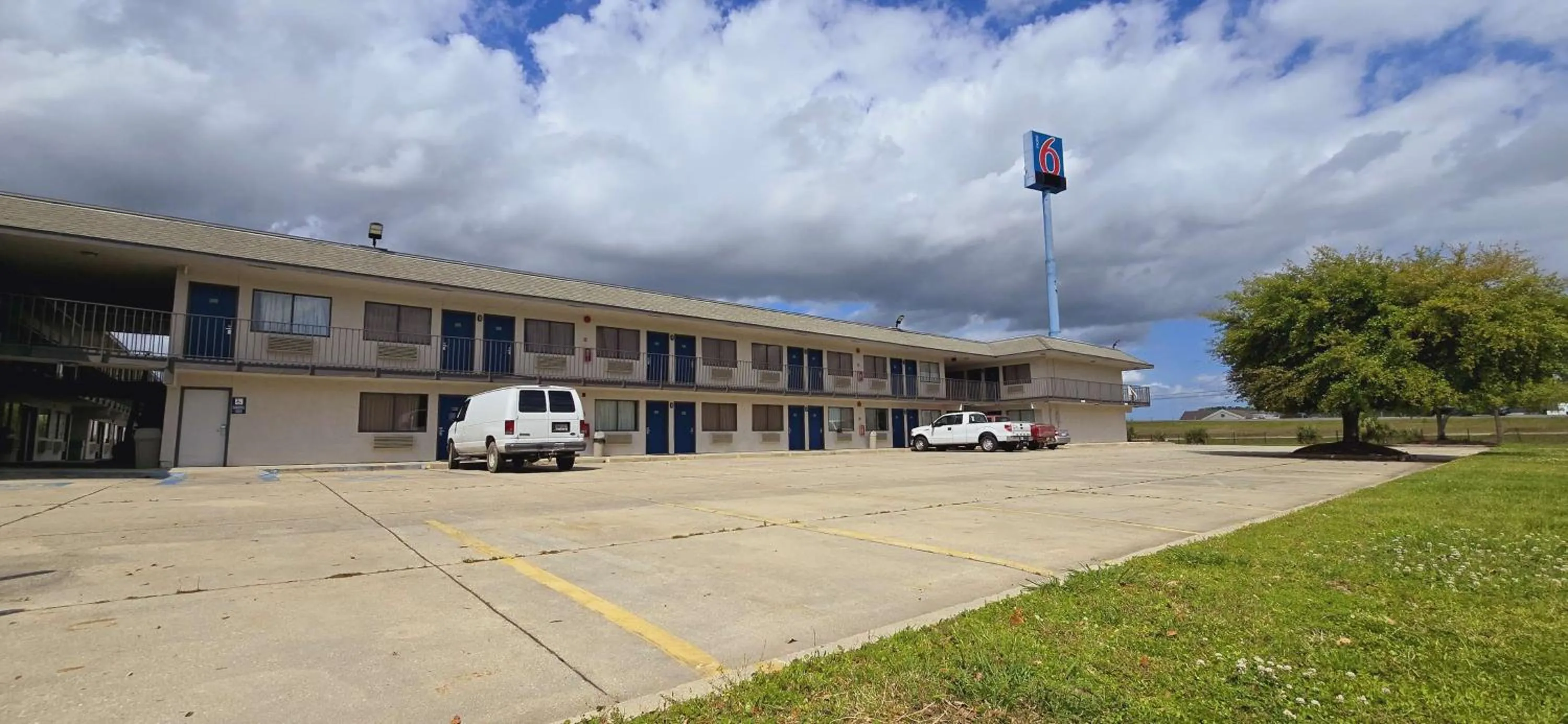 Property building in Motel 6-Slidell, LA - New Orleans