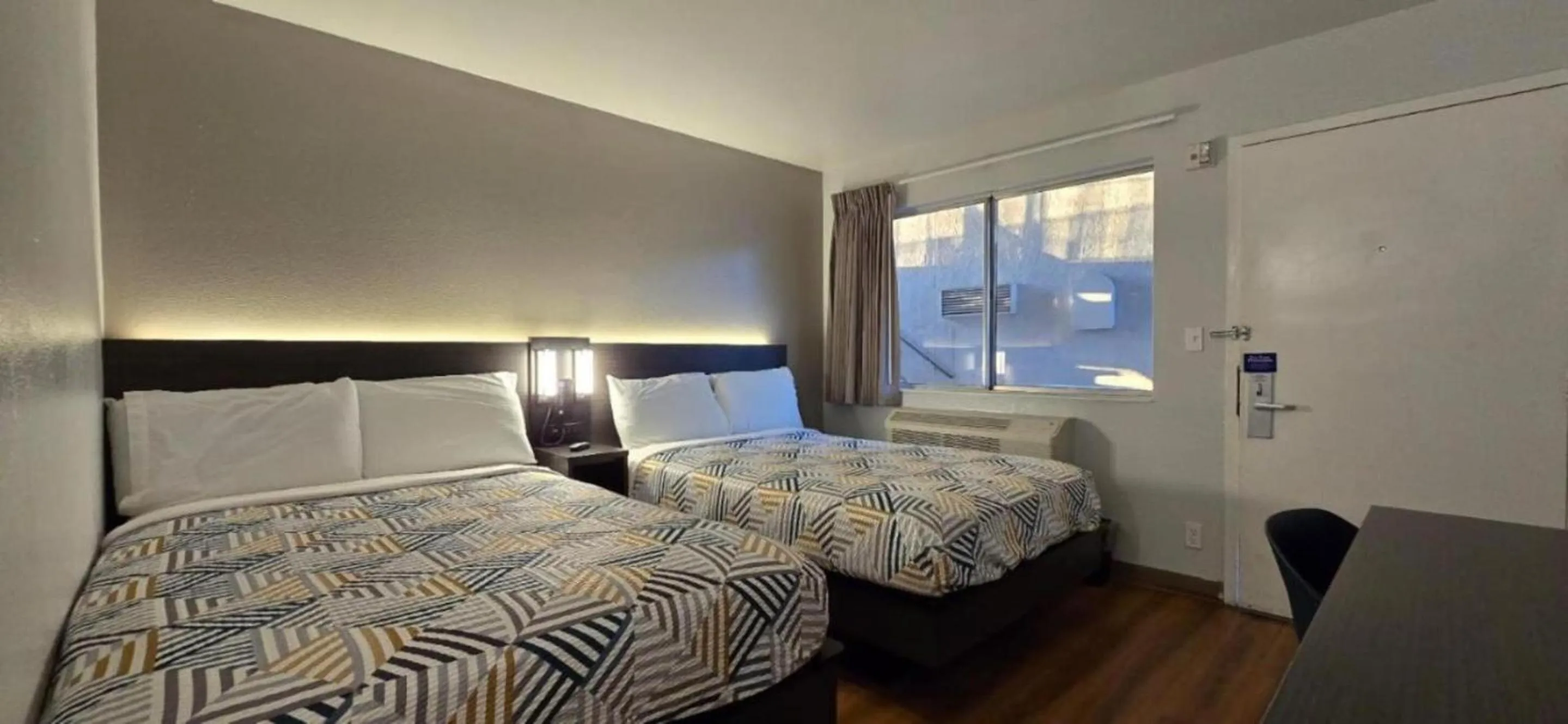 Photo of the whole room, Bed in Motel 6-Slidell, LA - New Orleans