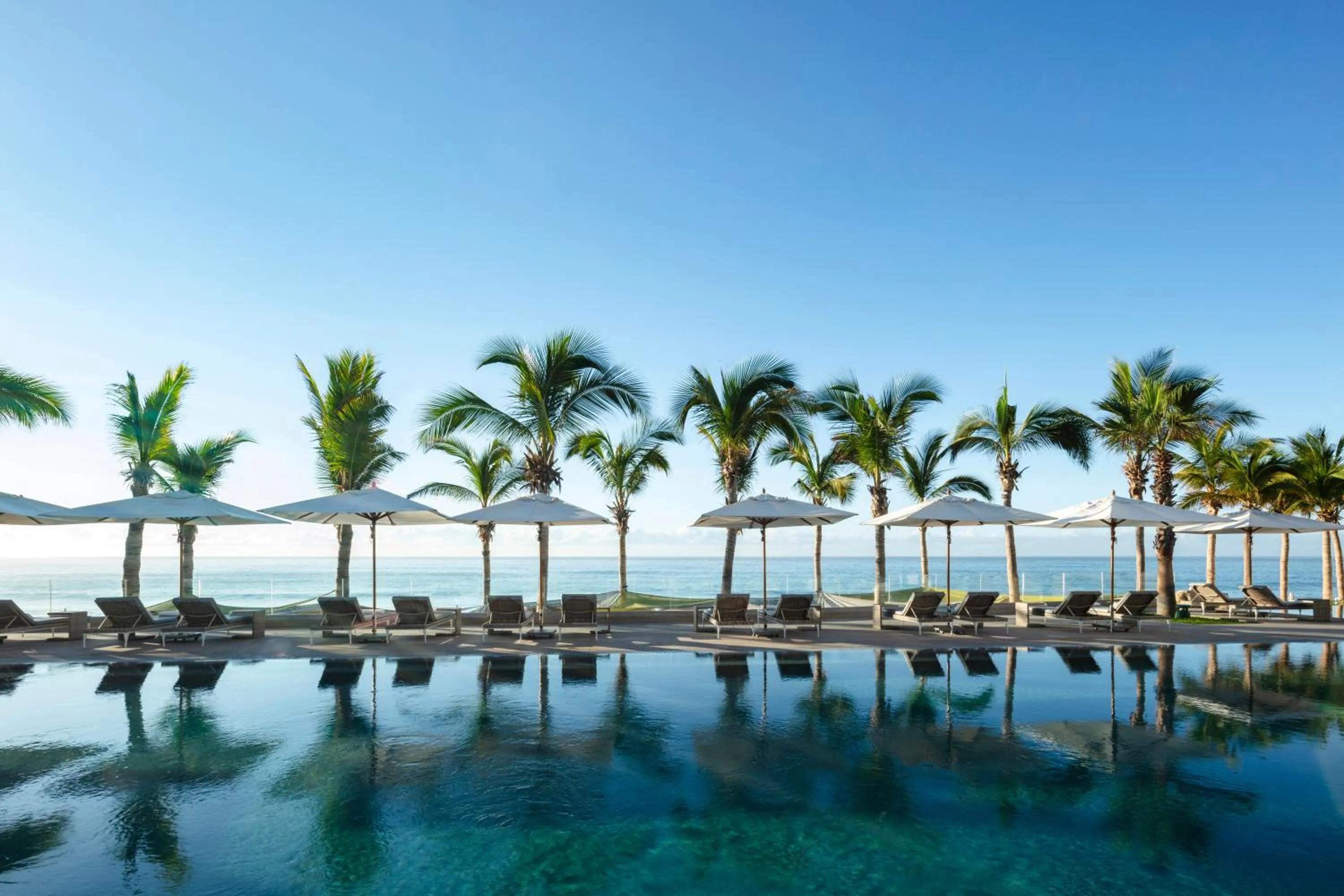 Swimming pool in Garza Blanca Resort & Spa Los Cabos