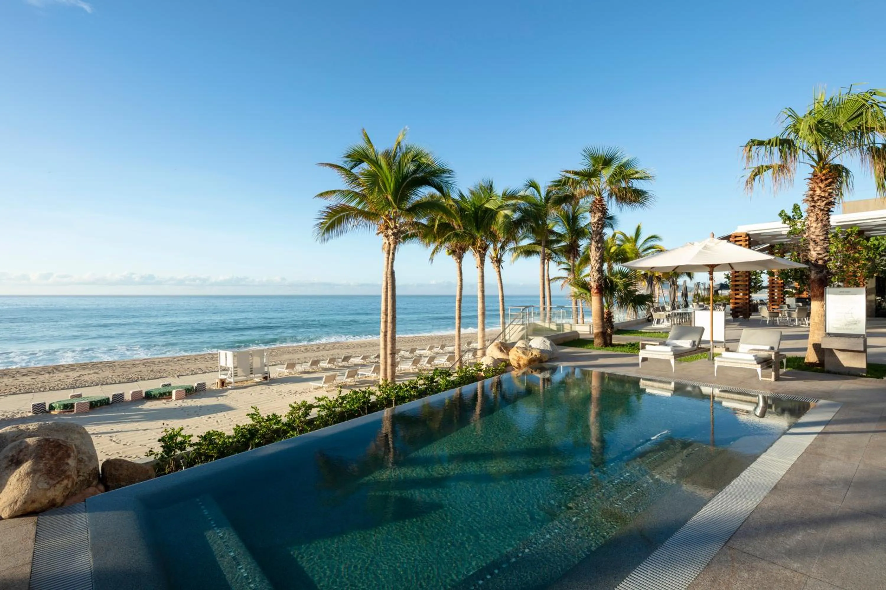 Swimming pool in Garza Blanca Resort & Spa Los Cabos
