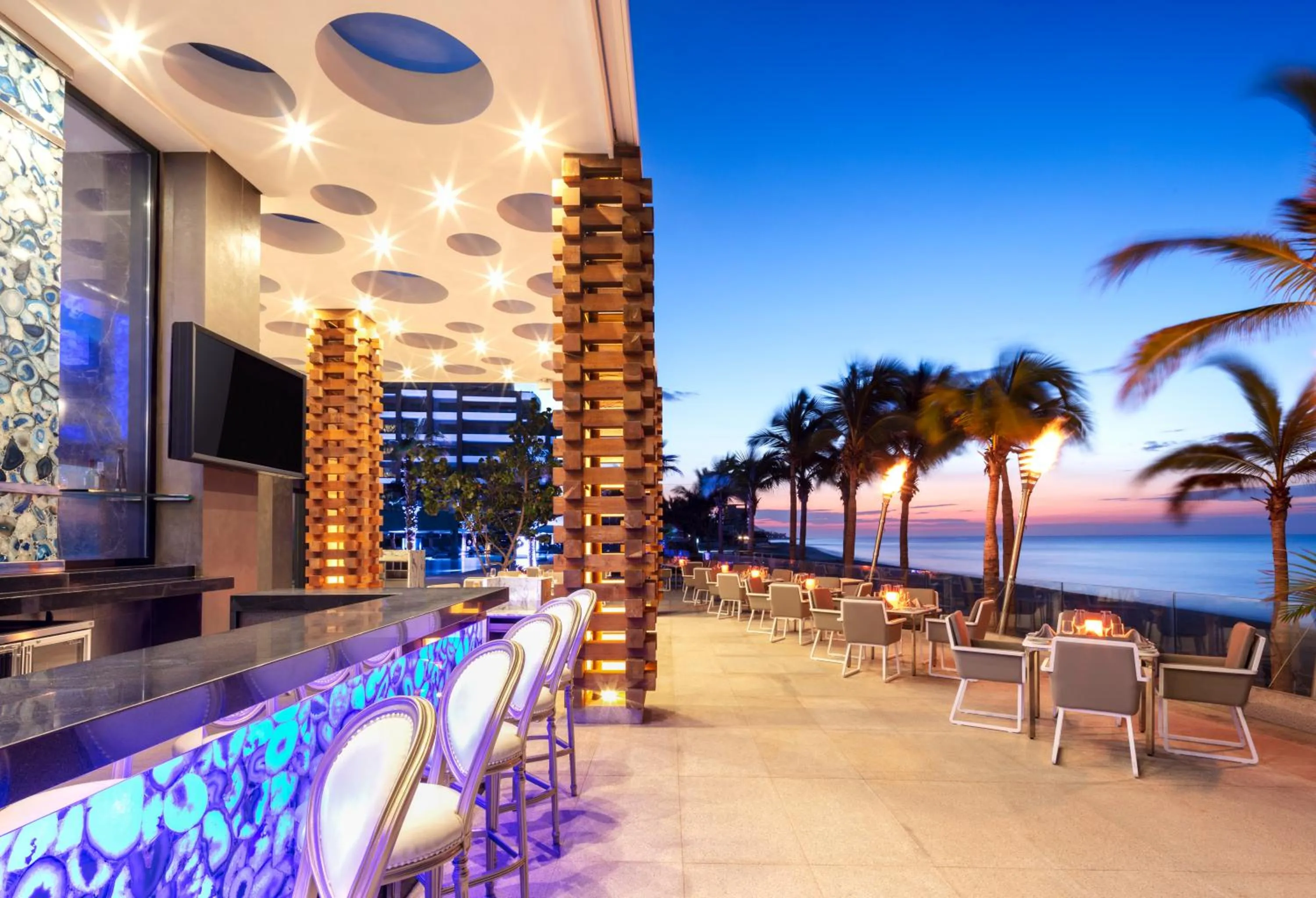 Lounge or bar in Garza Blanca Resort & Spa Los Cabos