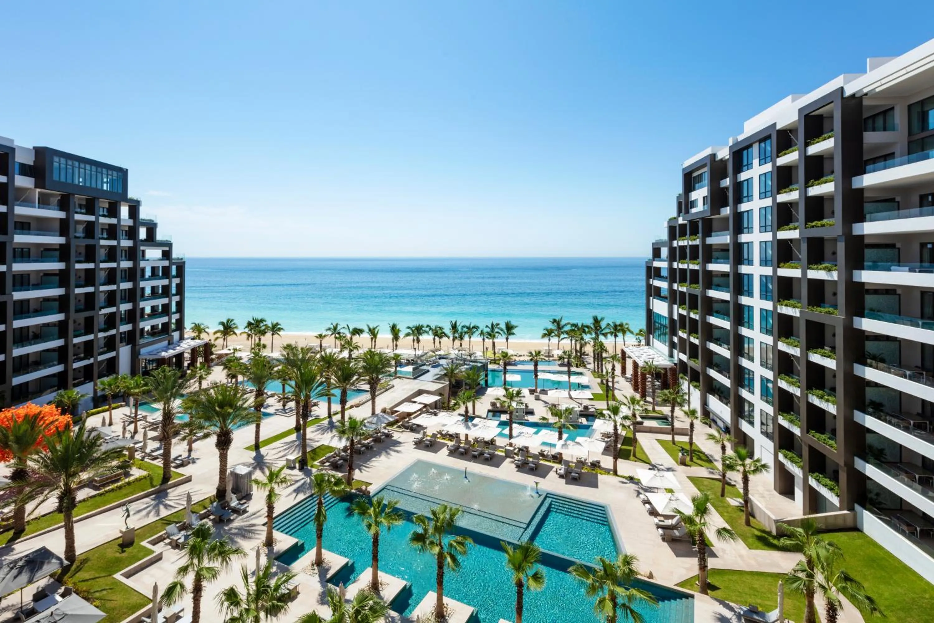 Swimming pool in Garza Blanca Resort & Spa Los Cabos