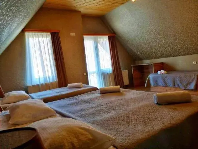 Quadruple Room with Balcony in Kazbegi Inn Quadruple Room with Balcony in Kazbegi Inn