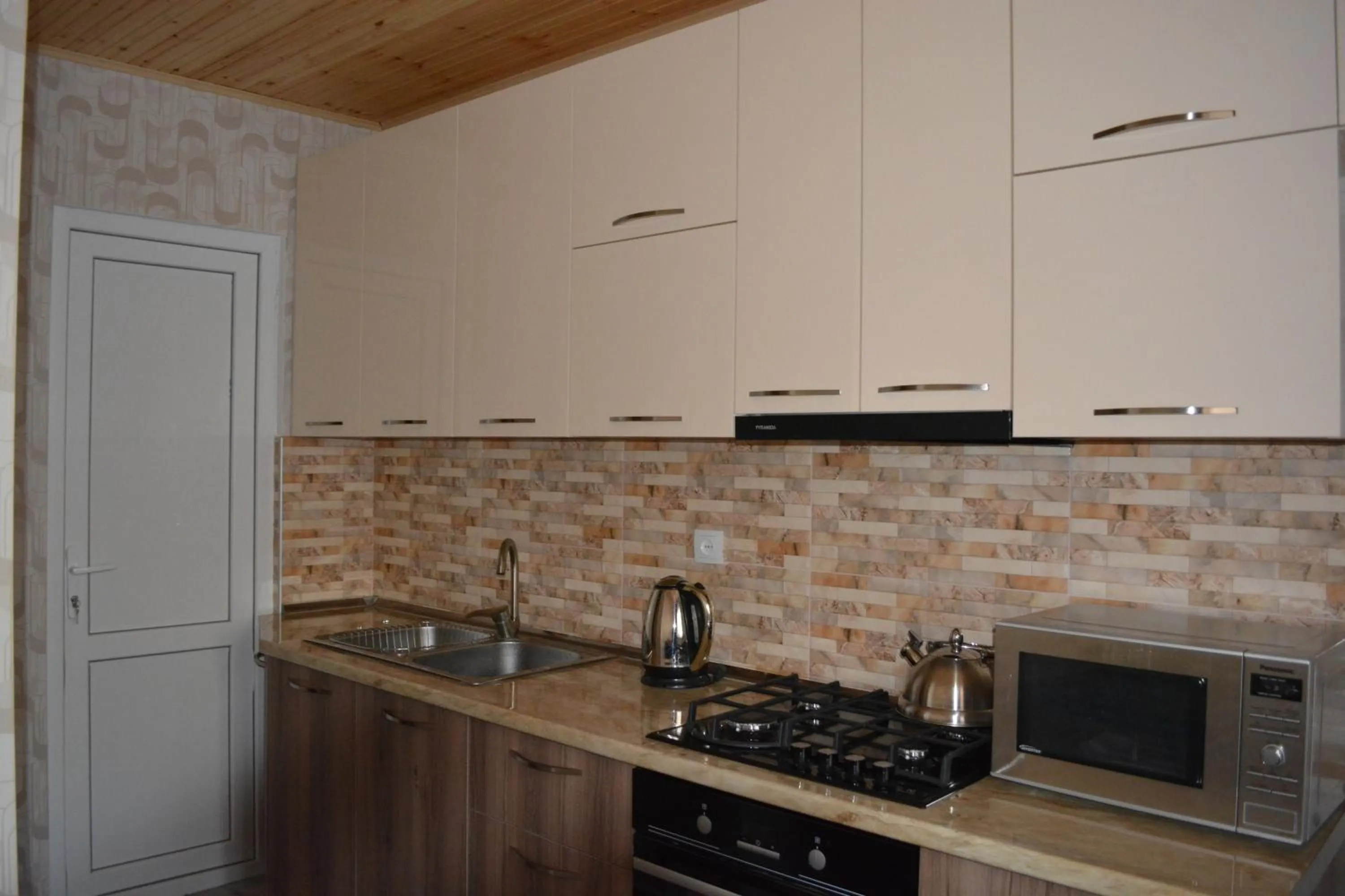 Kitchen or kitchenette in Kazbegi Inn