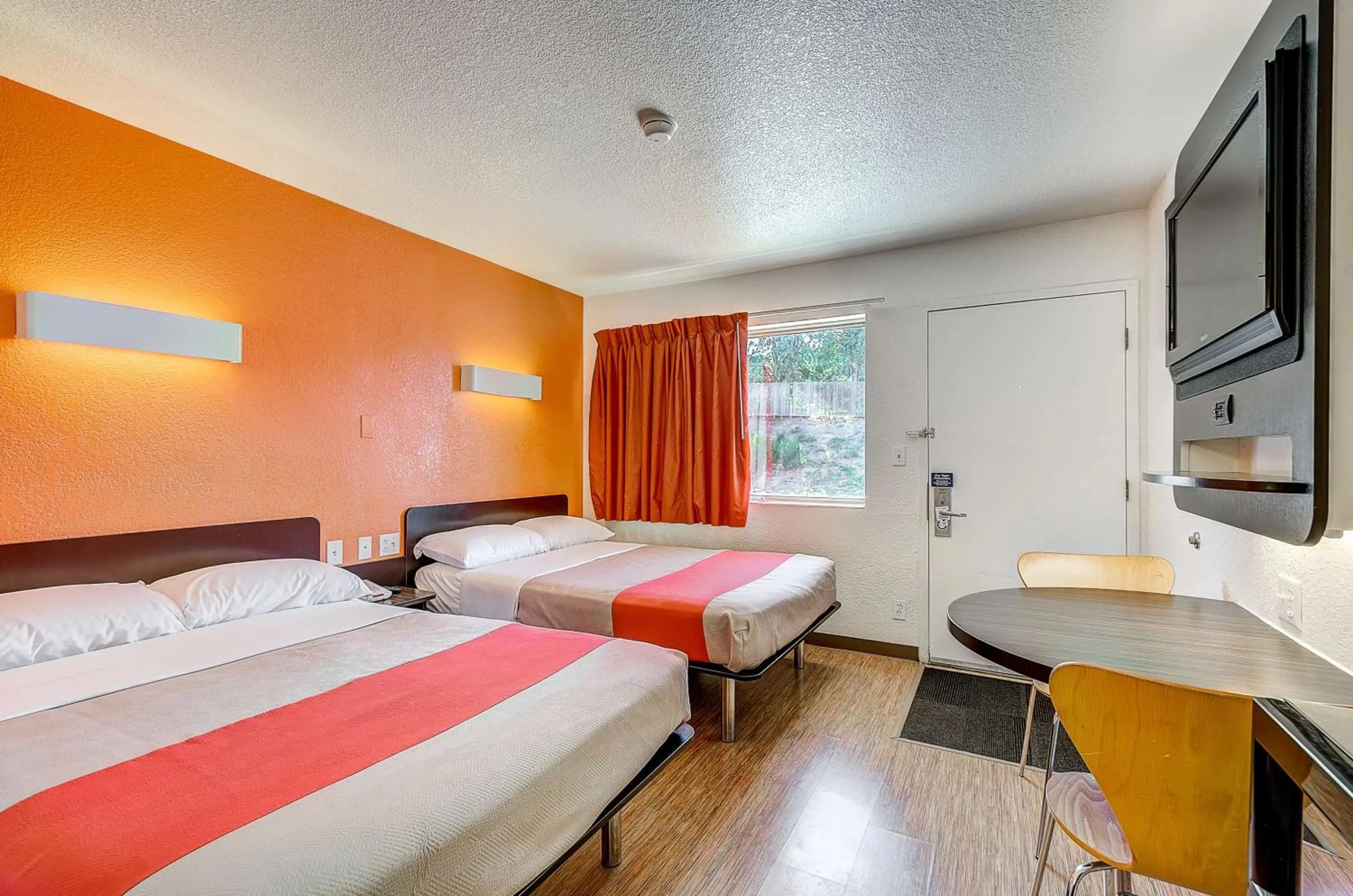 Quadruple Room in Motel 6 Thornton