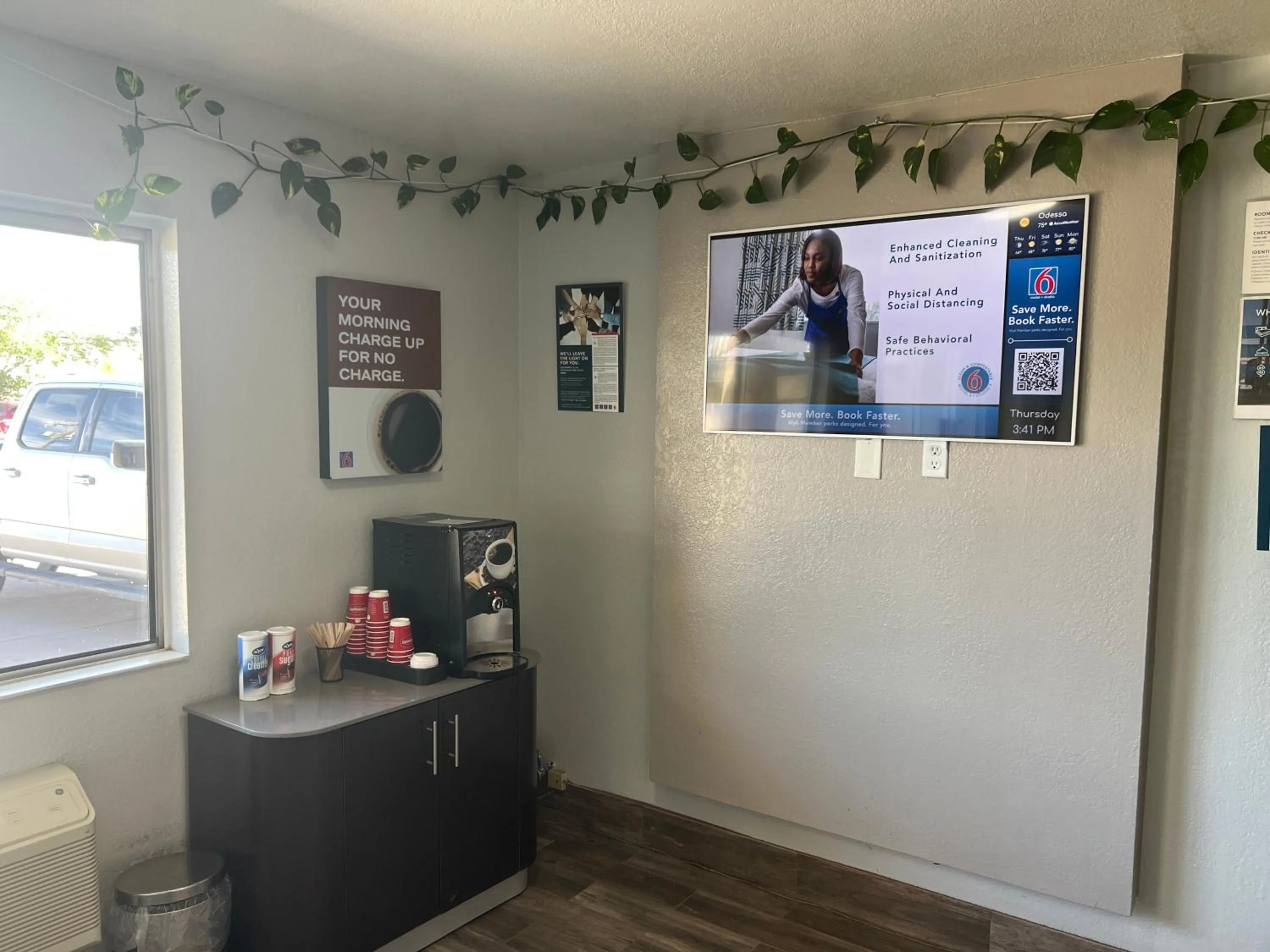 Coffee/tea facilities in Motel 6-Odessa, TX