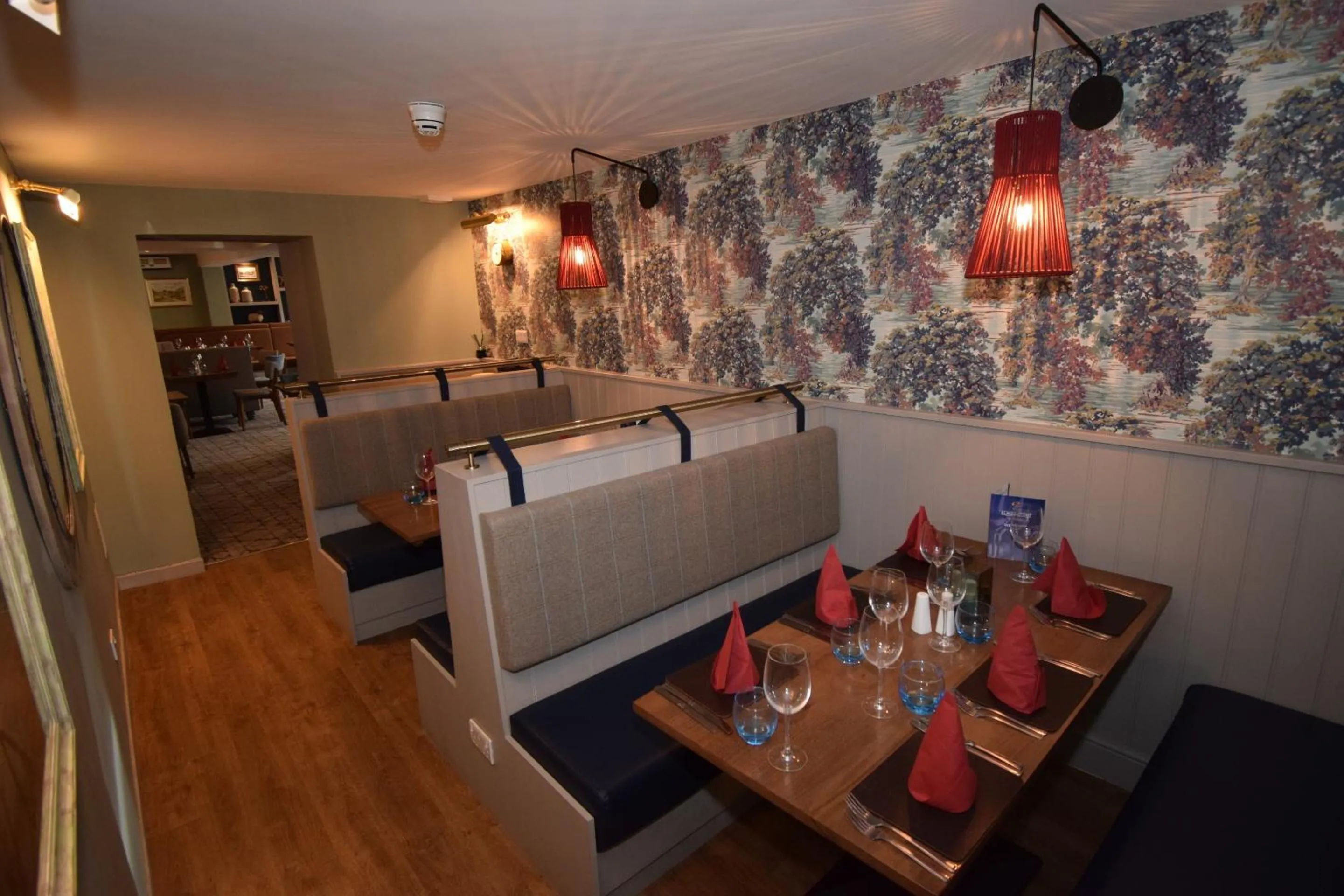 Dining area in Elphinstone Hotel