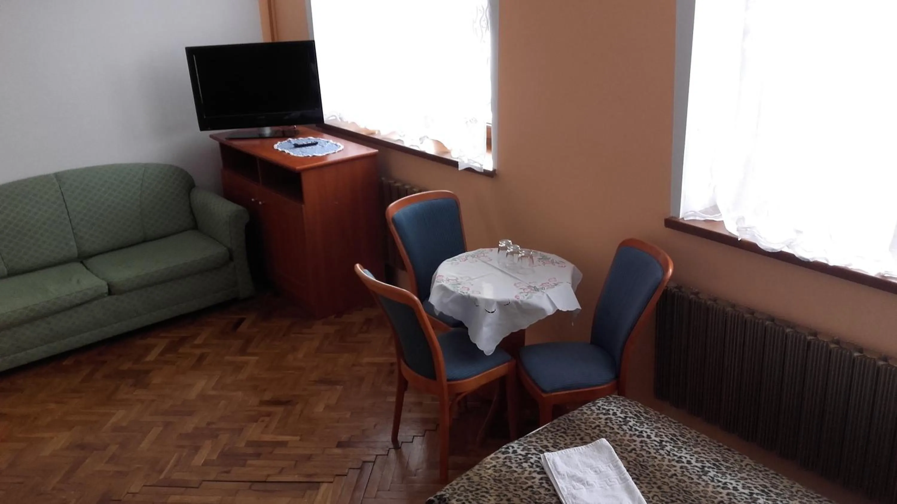 Communal lounge/ TV room in uKazika