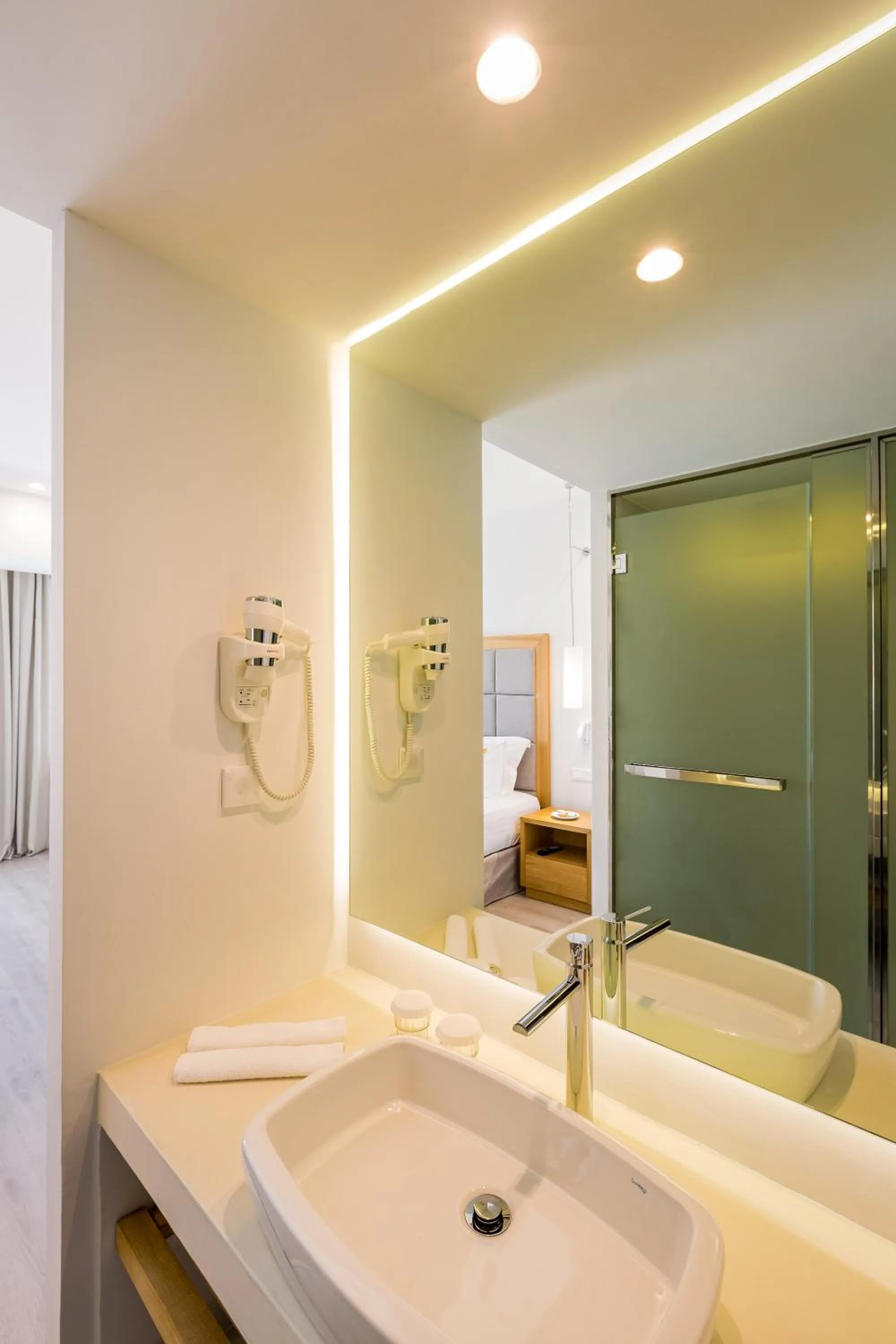 Shower in Samian Mare Hotel, Suites & Spa