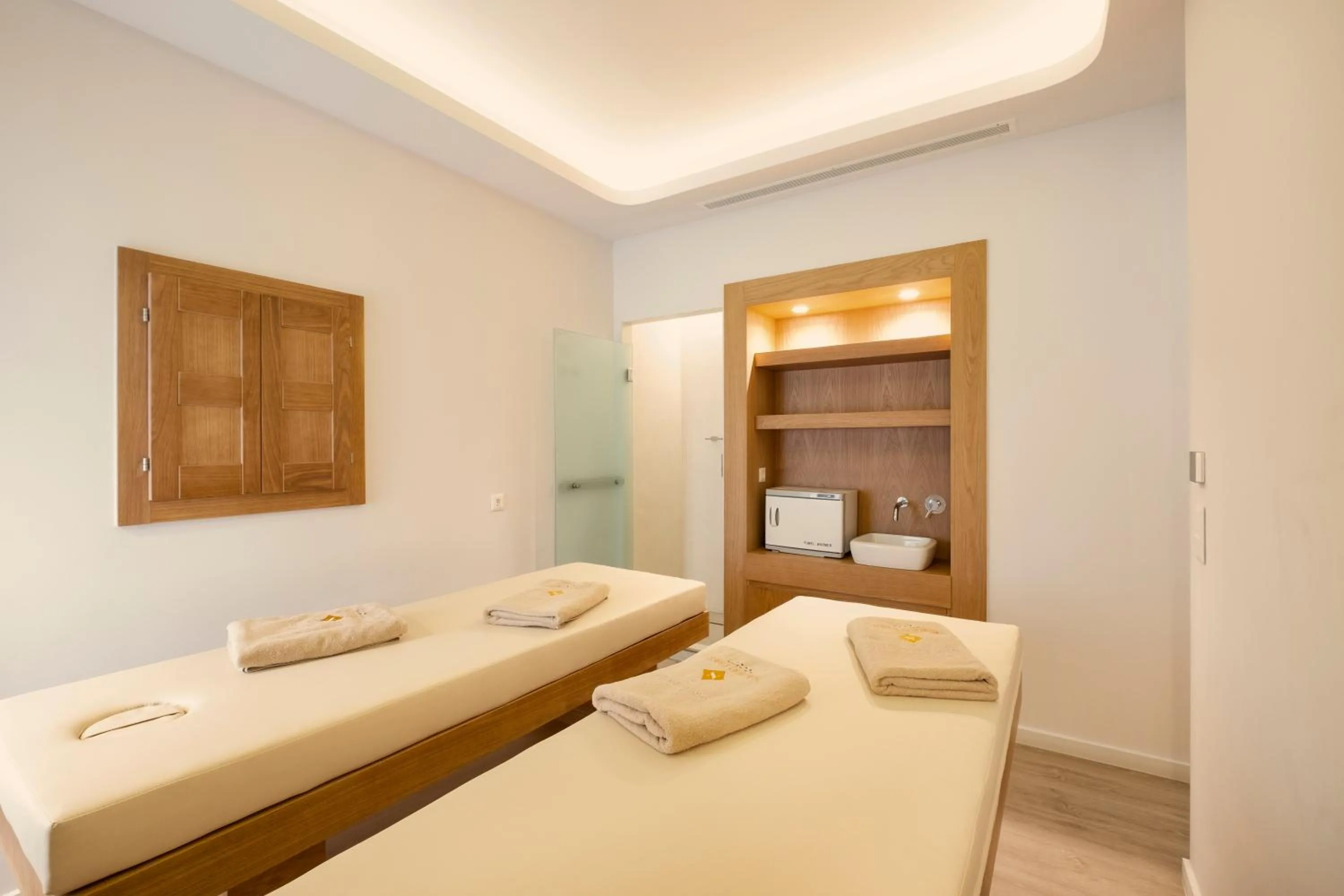 Massage in Samian Mare Hotel, Suites & Spa