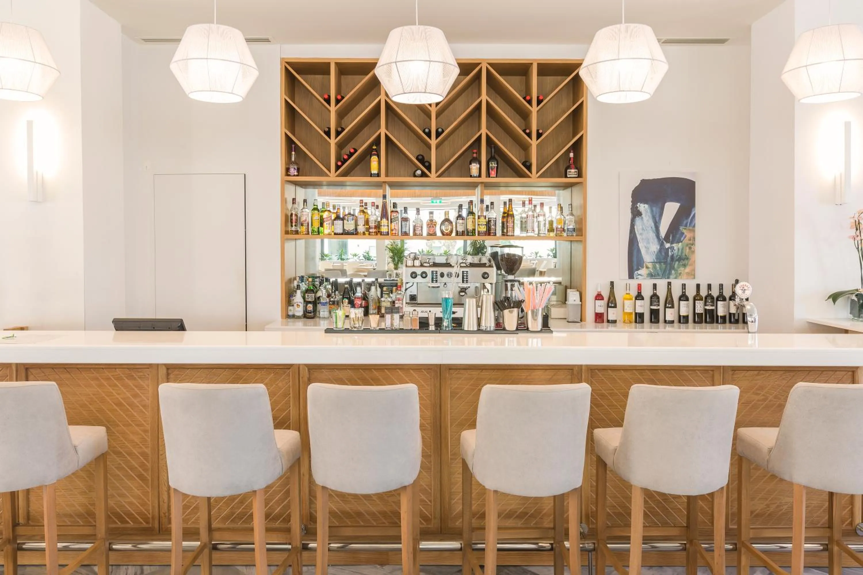 Lounge or bar in Samian Mare Hotel, Suites & Spa