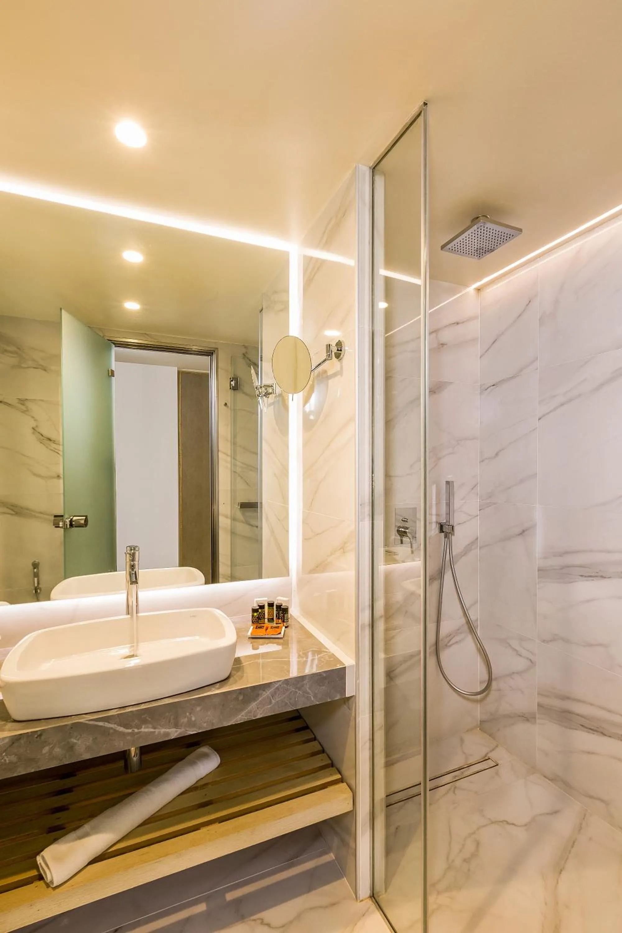 Shower in Samian Mare Hotel, Suites & Spa