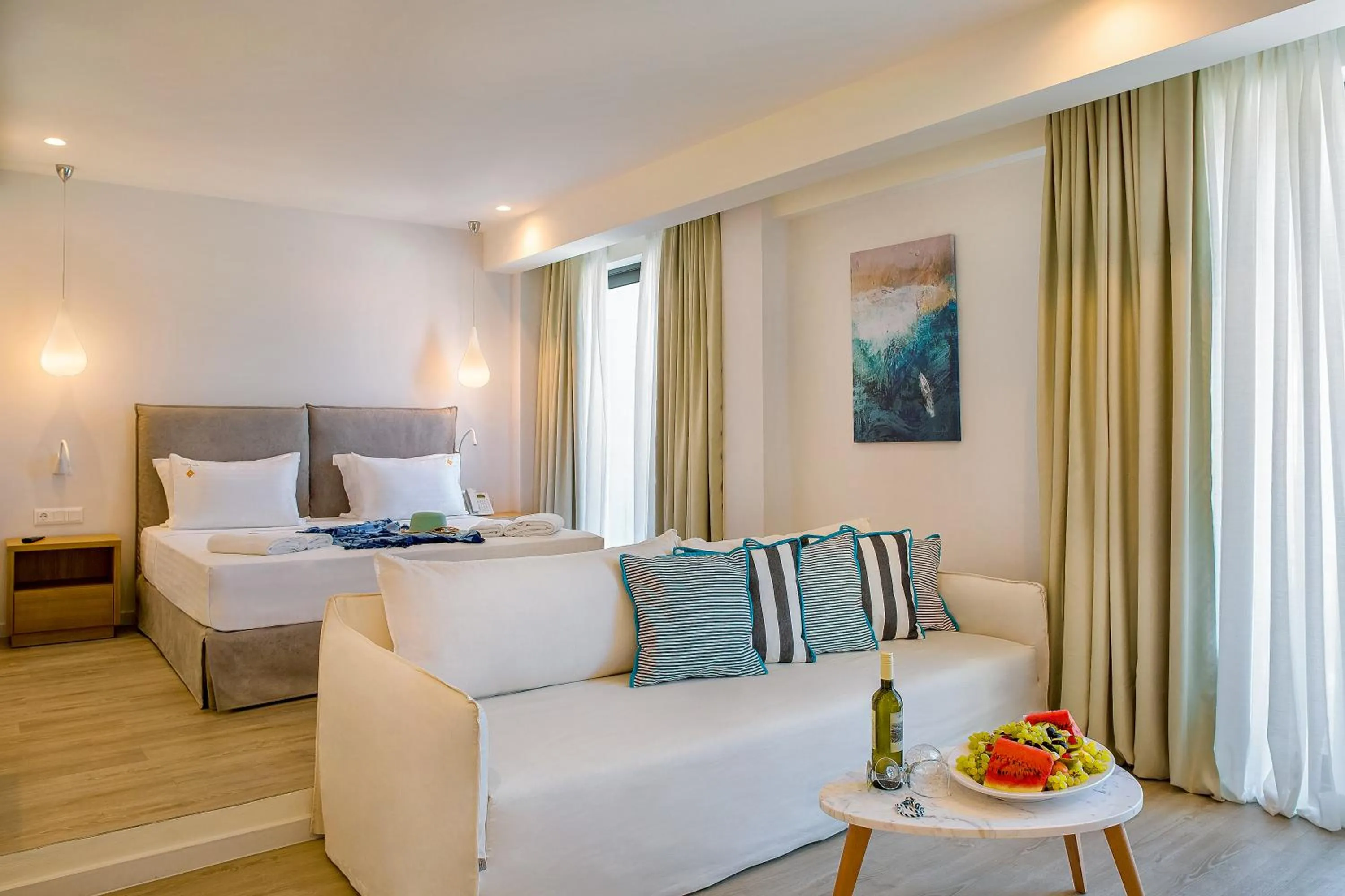 Photo of the whole room in Samian Mare Hotel, Suites & Spa