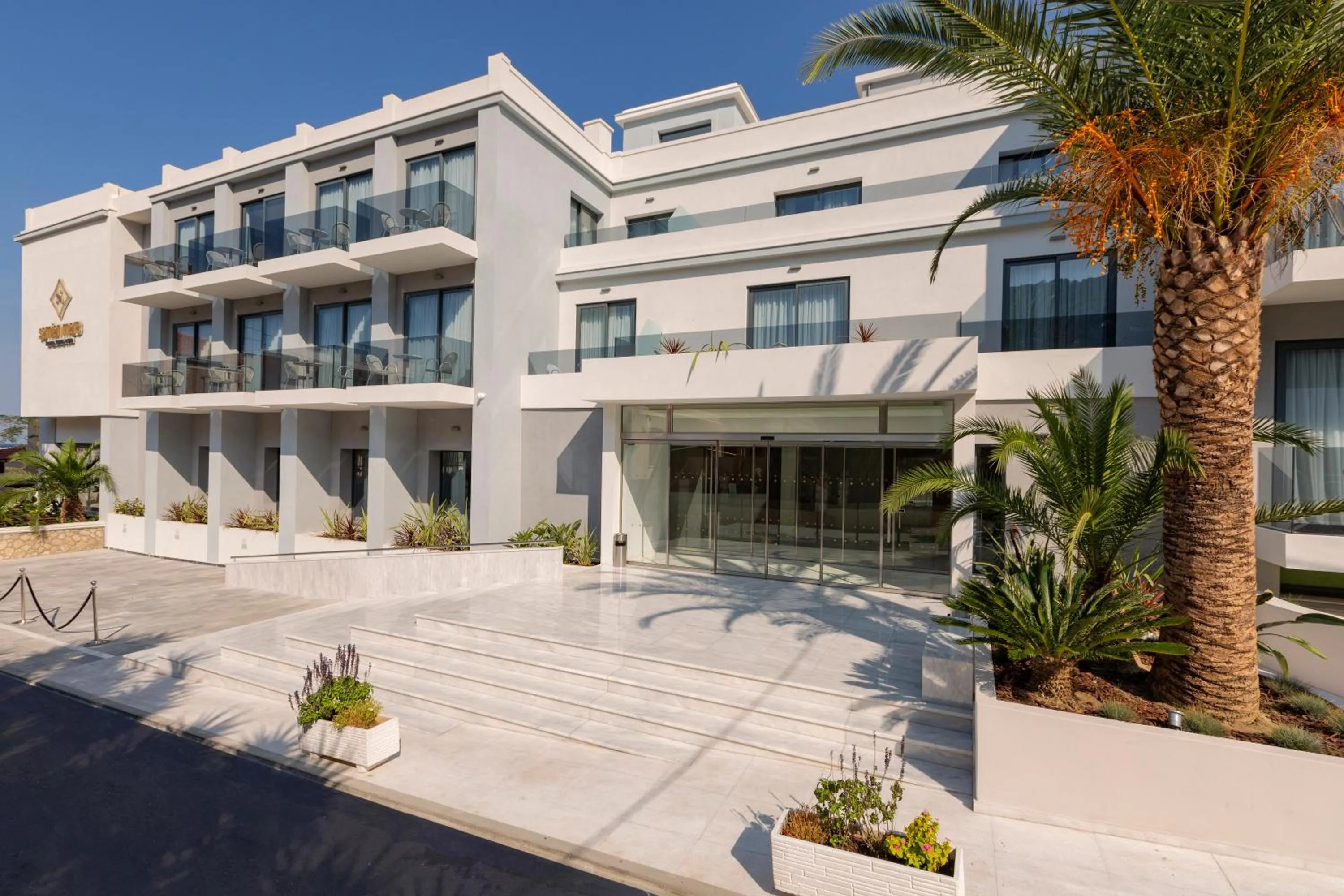 Facade/entrance in Samian Mare Hotel, Suites & Spa
