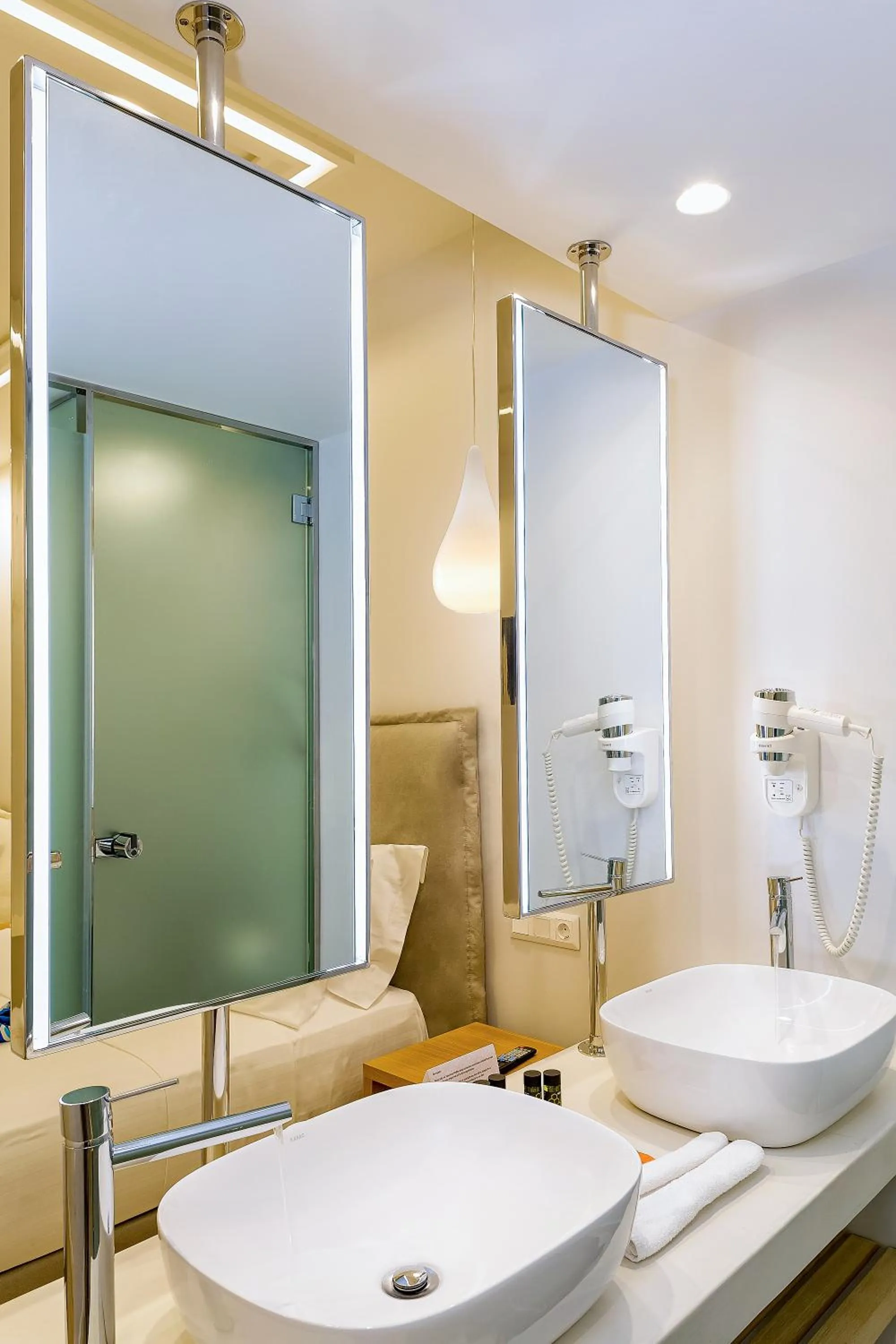 Bathroom in Samian Mare Hotel, Suites & Spa