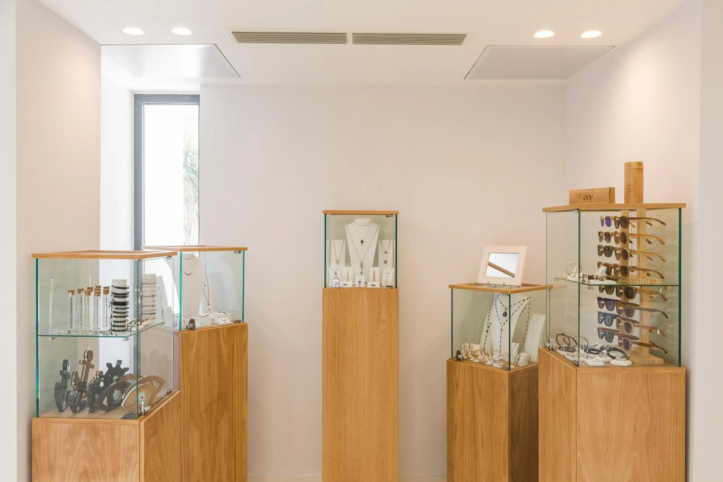 On-site shops in Samian Mare Hotel, Suites & Spa