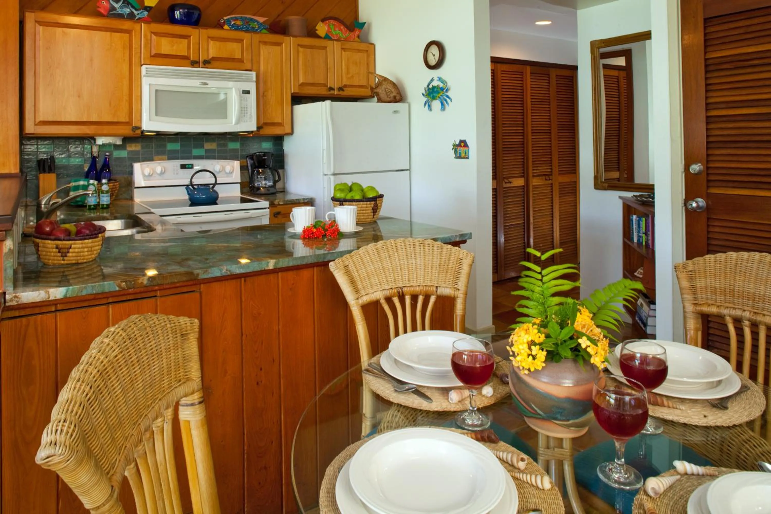 Dining area in Gallows Point Resort