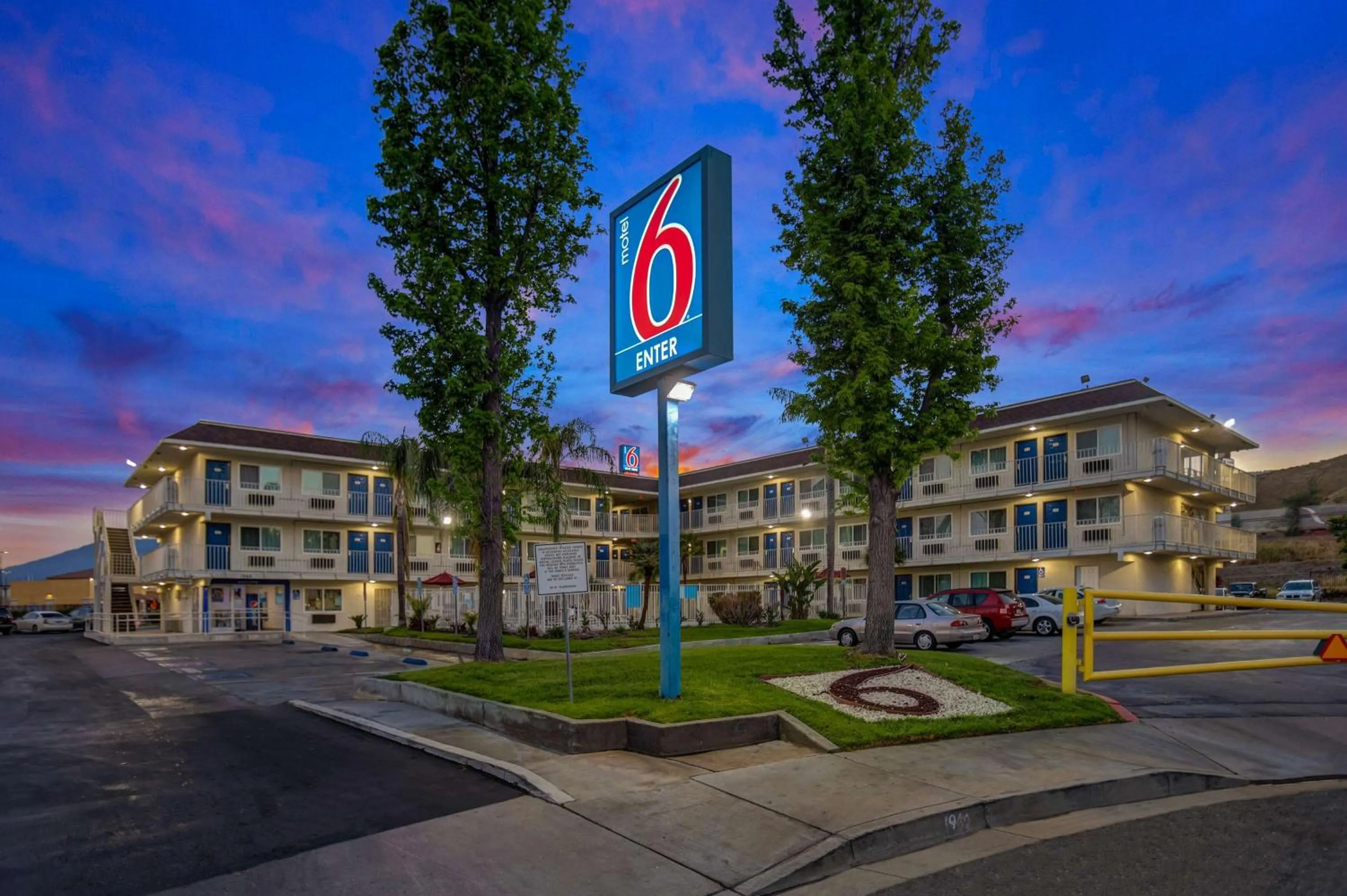 Property building in Motel 6-San Bernardino, CA - North