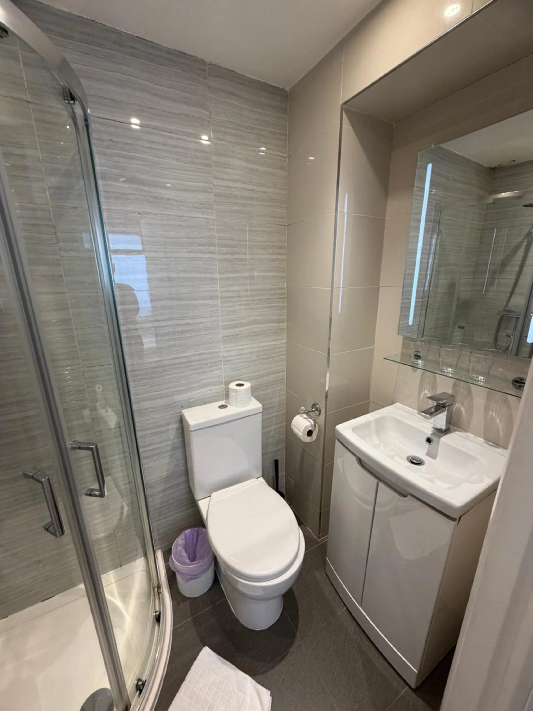 Toilet in Admiral Hotel at Park Avenue