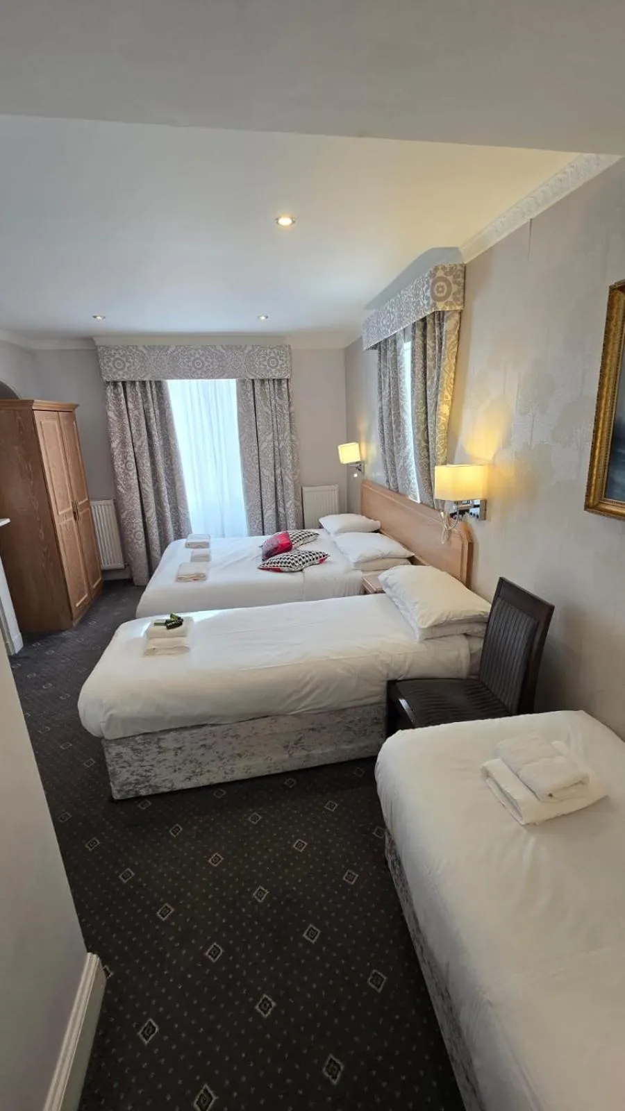 Bedroom, Bed in Admiral Hotel at Park Avenue