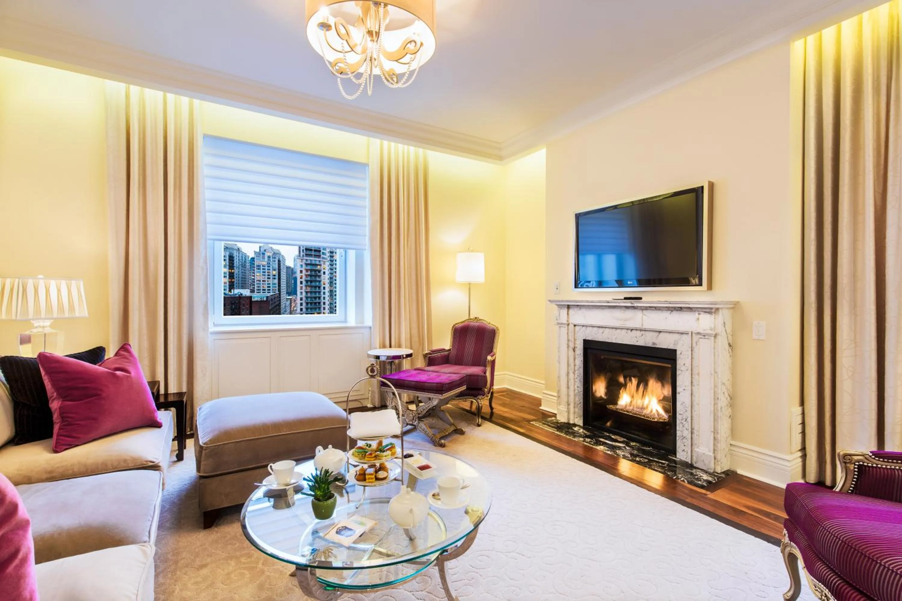Bedroom in The Ritz-Carlton, Montreal