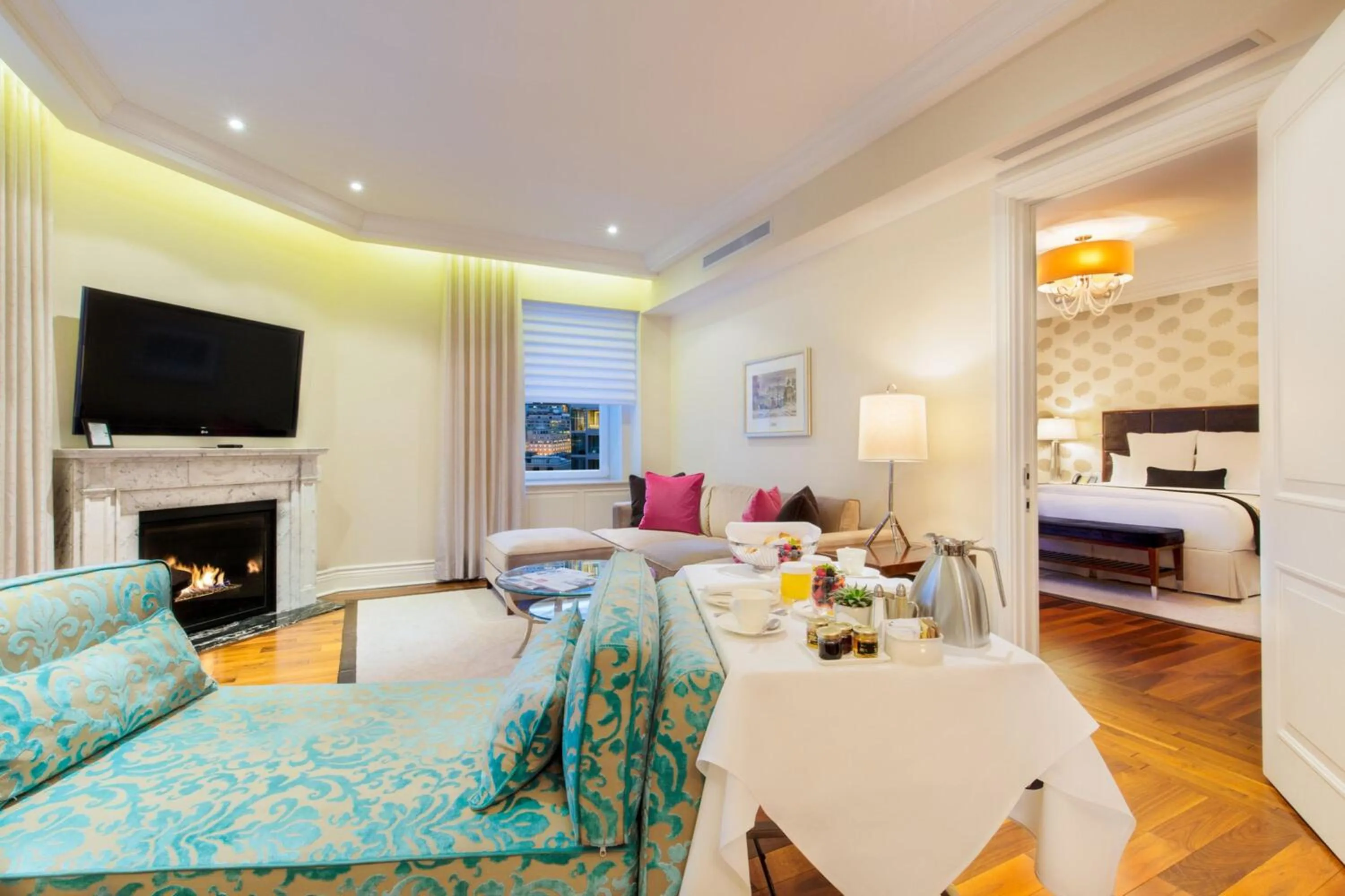 Photo of the whole room, Bed in The Ritz-Carlton, Montreal