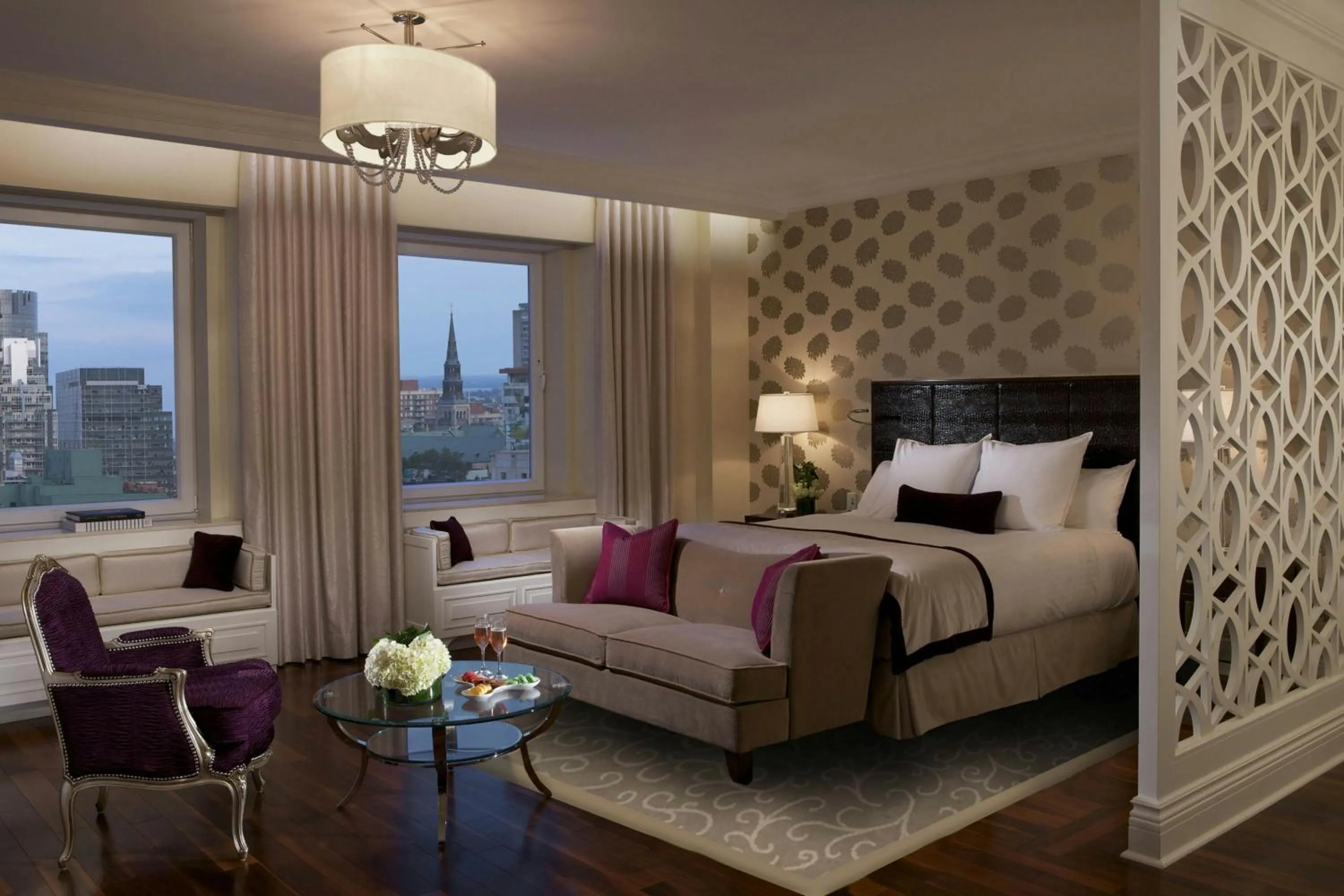 Photo of the whole room, Bed in The Ritz-Carlton, Montreal