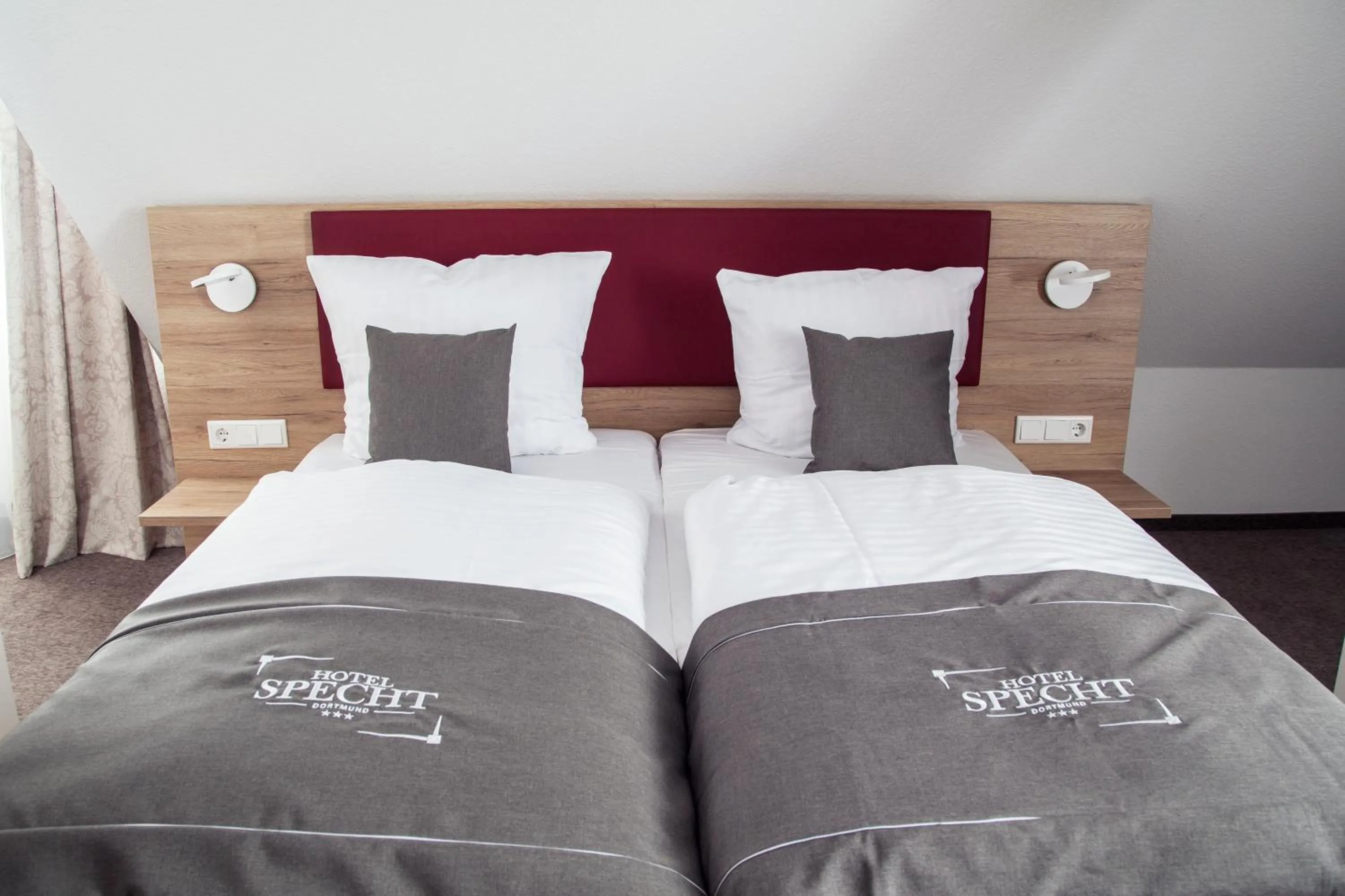 Photo of the whole room, Bed in Hotel Specht by Trotmannia