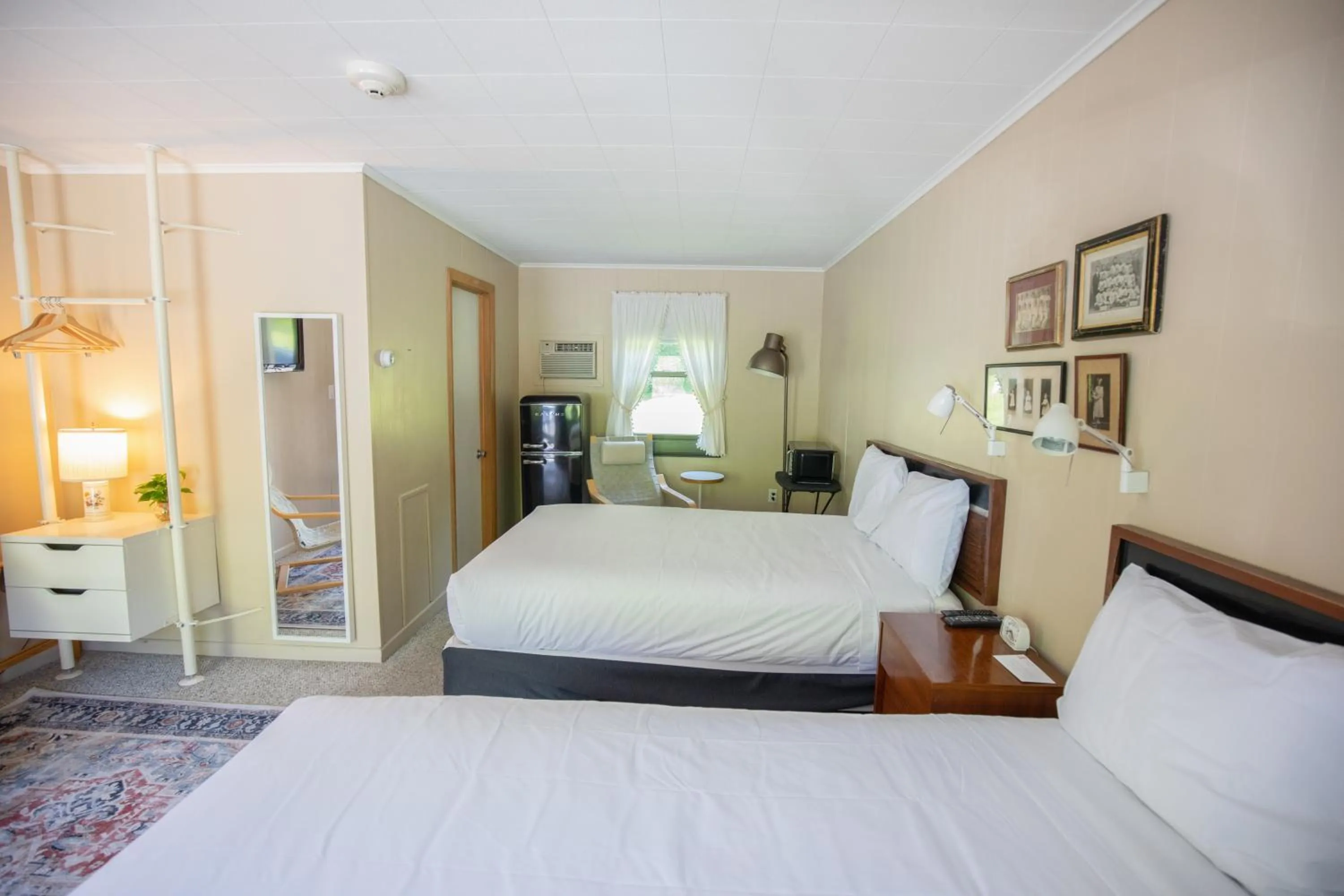 Bedroom, Bed in The Little Lion