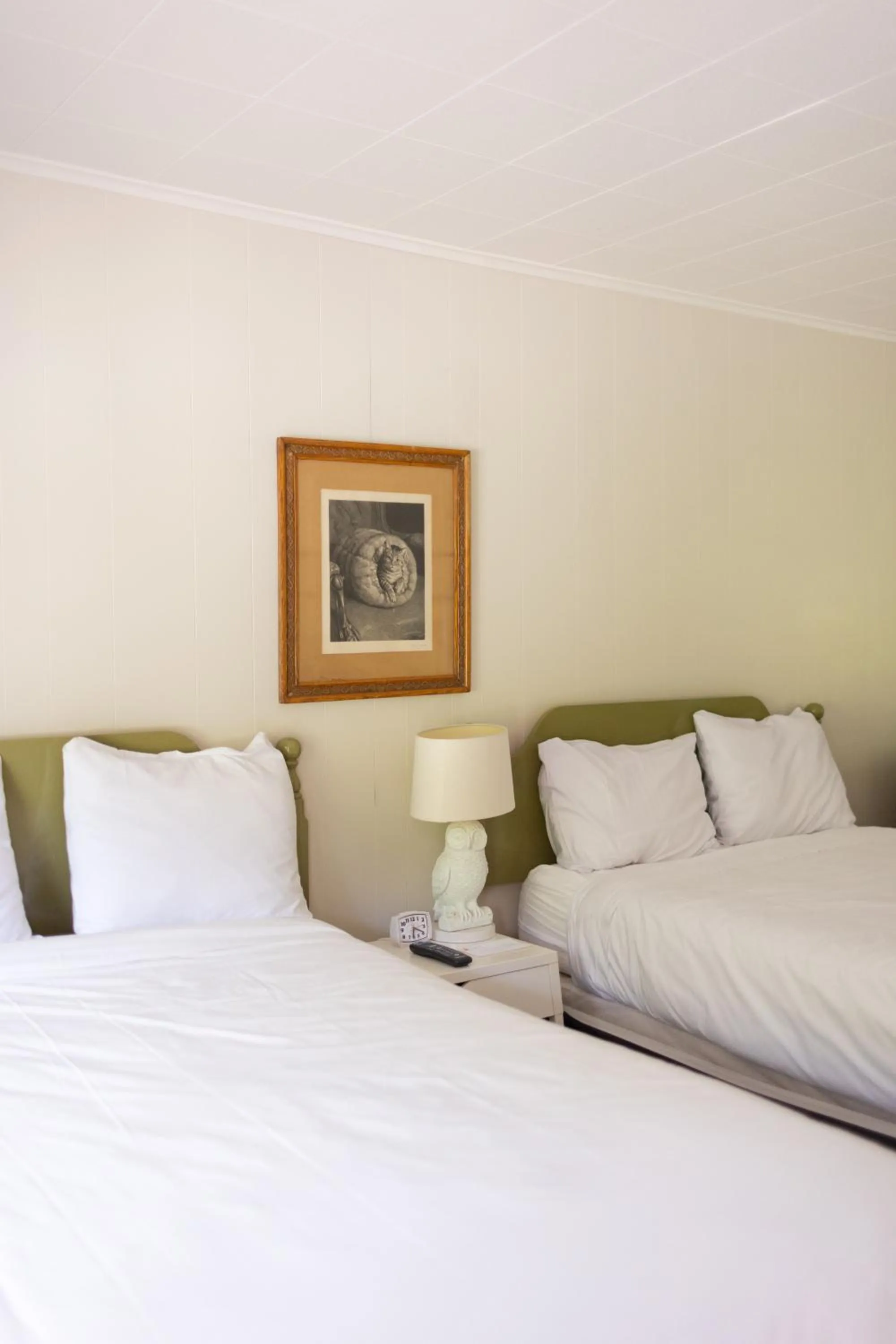 Bedroom, Bed in The Little Lion