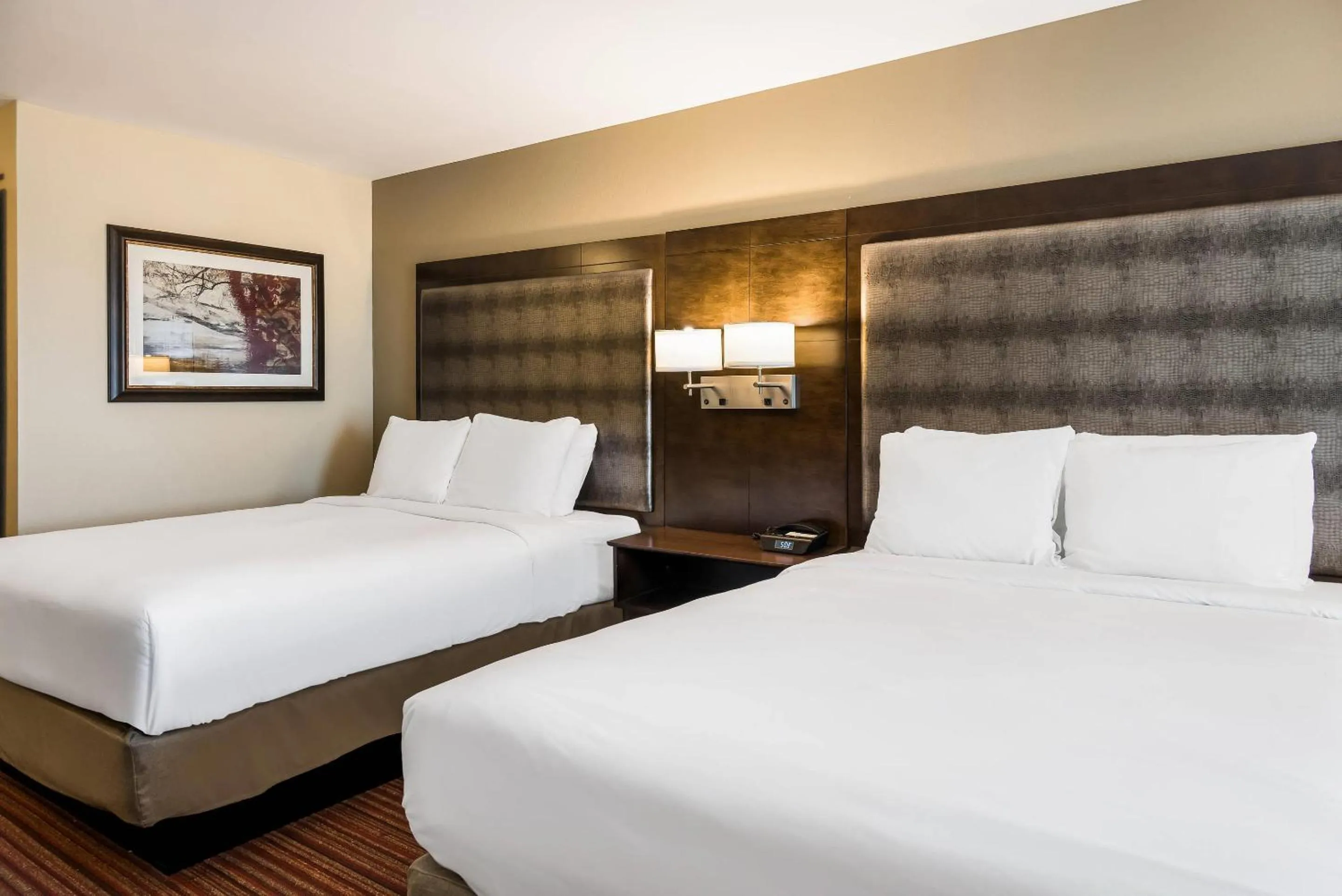 Bedroom, Bed in Country Inn & Suites by Radisson, Grandville-Grand Rapids West, MI