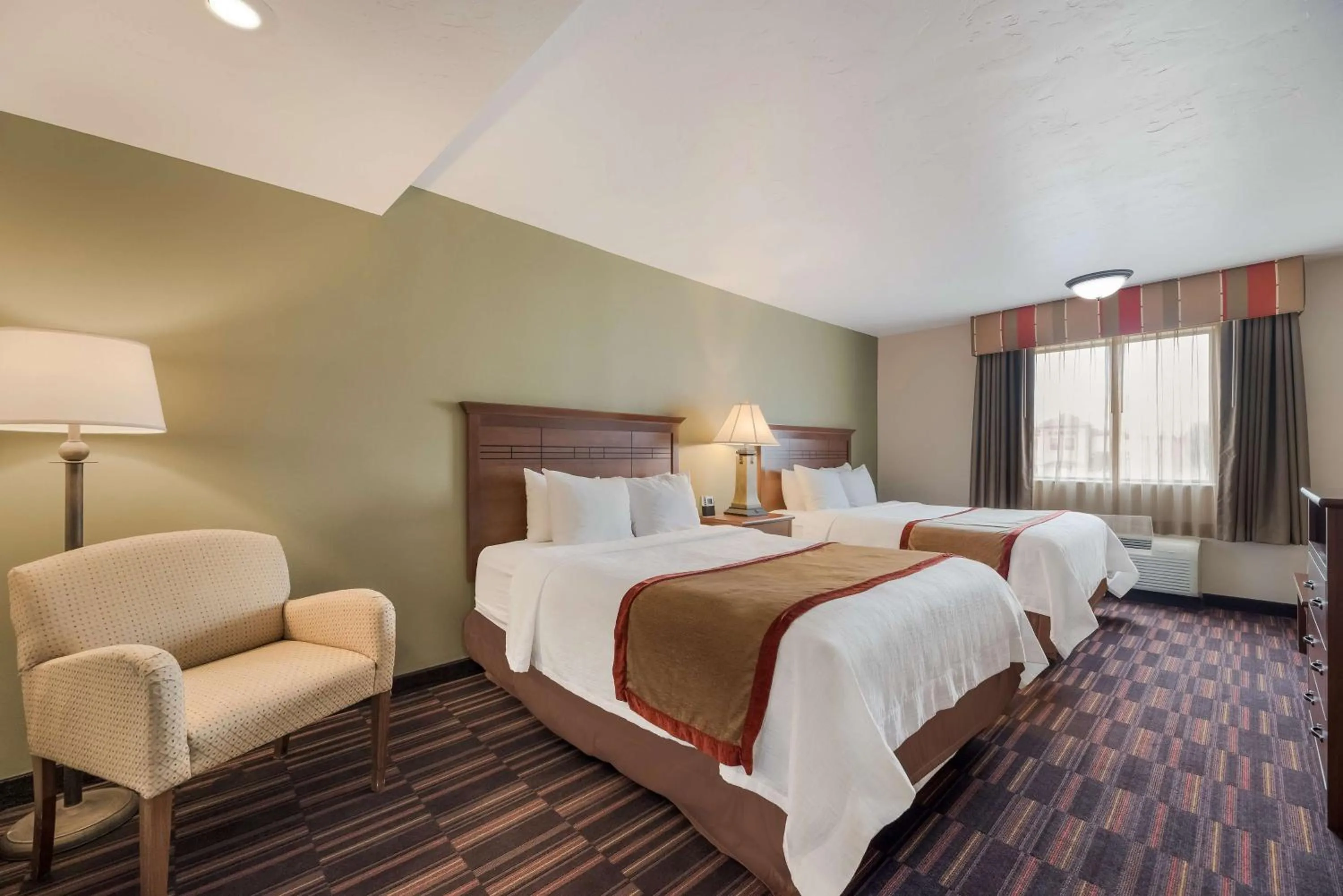 Bedroom in Best Western Town and Country Inn