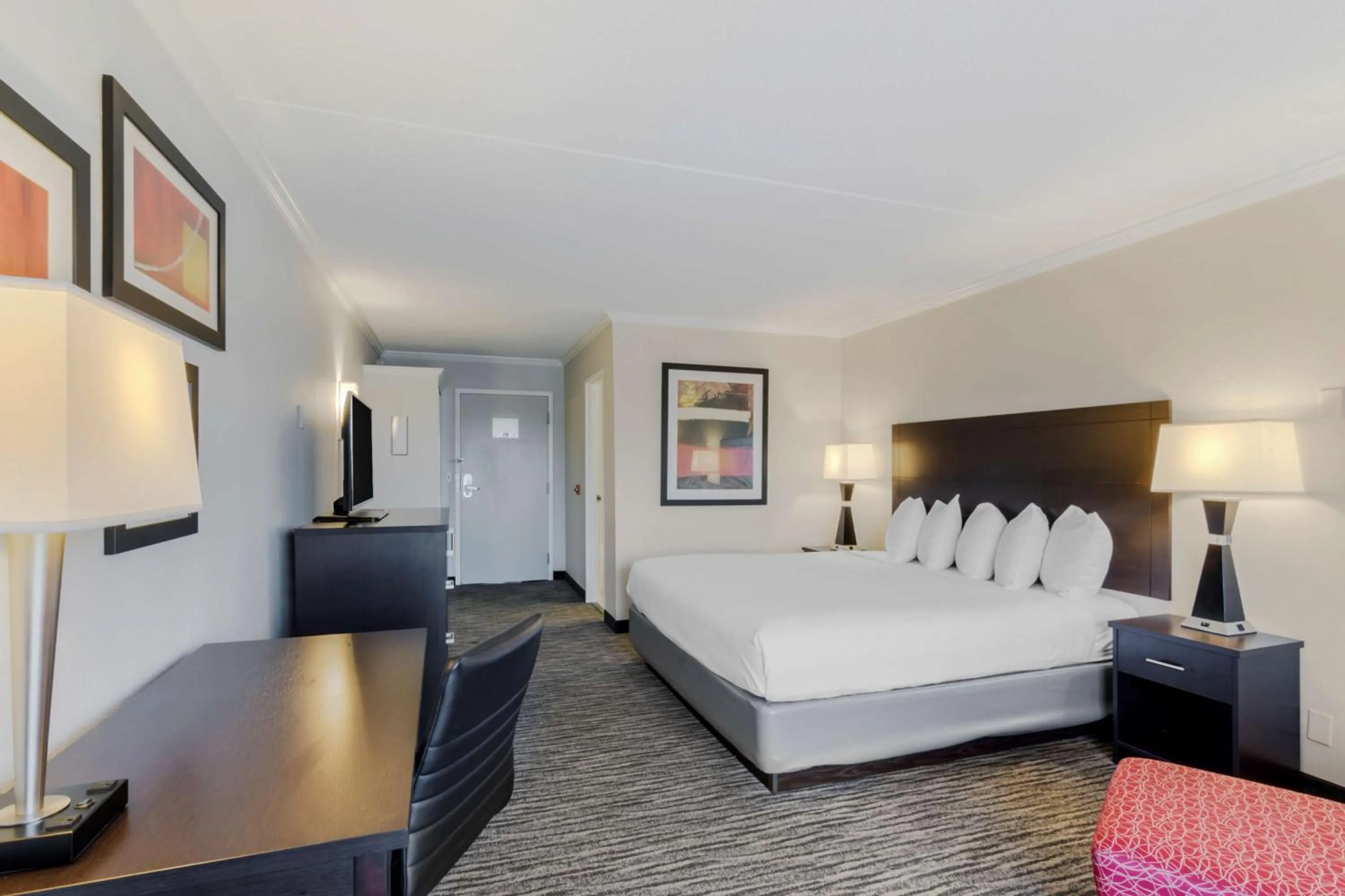 Bedroom, Bed in Best Western St Louis Kirkwood Route 66