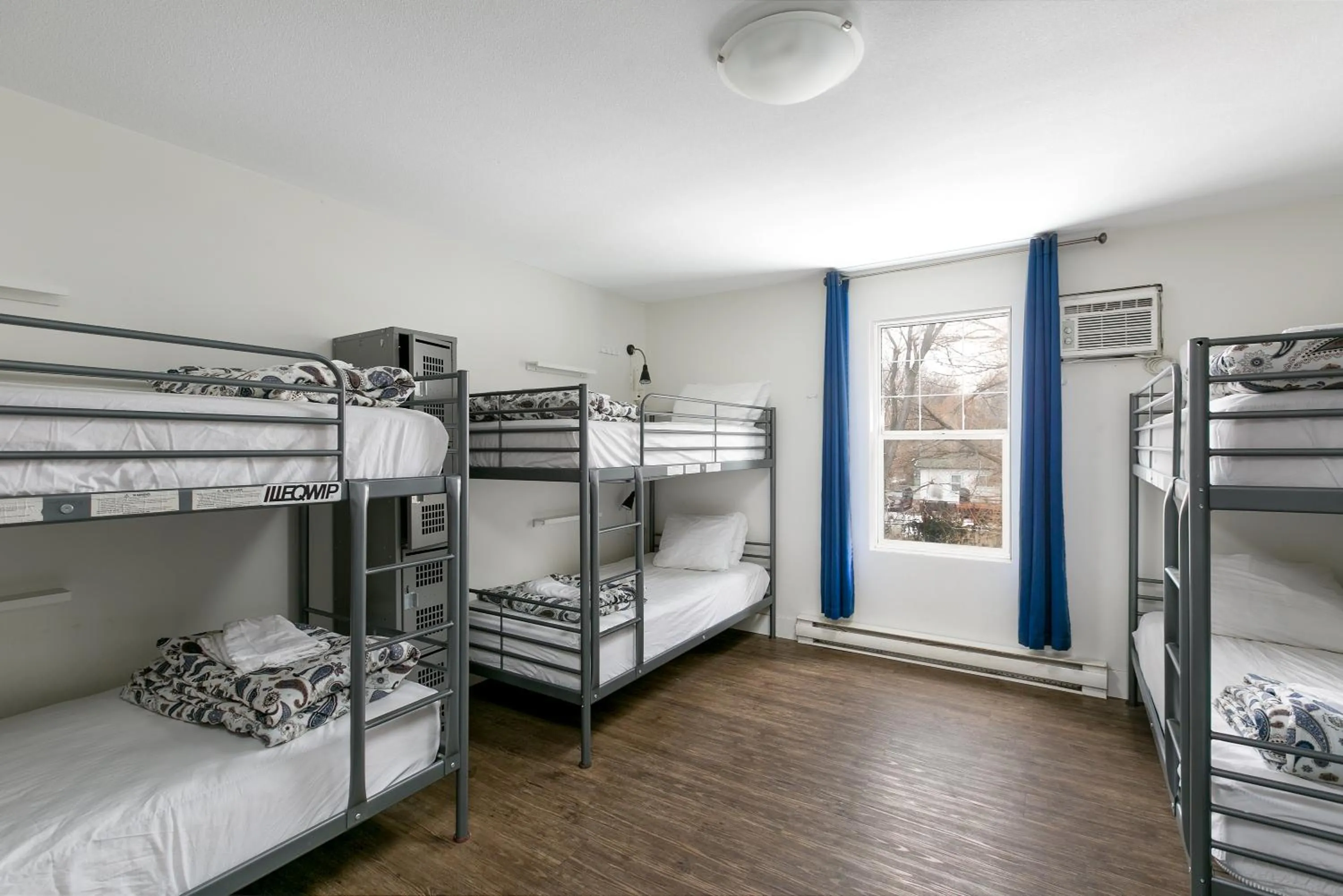 Bedroom, Bed in Samesun Kelowna