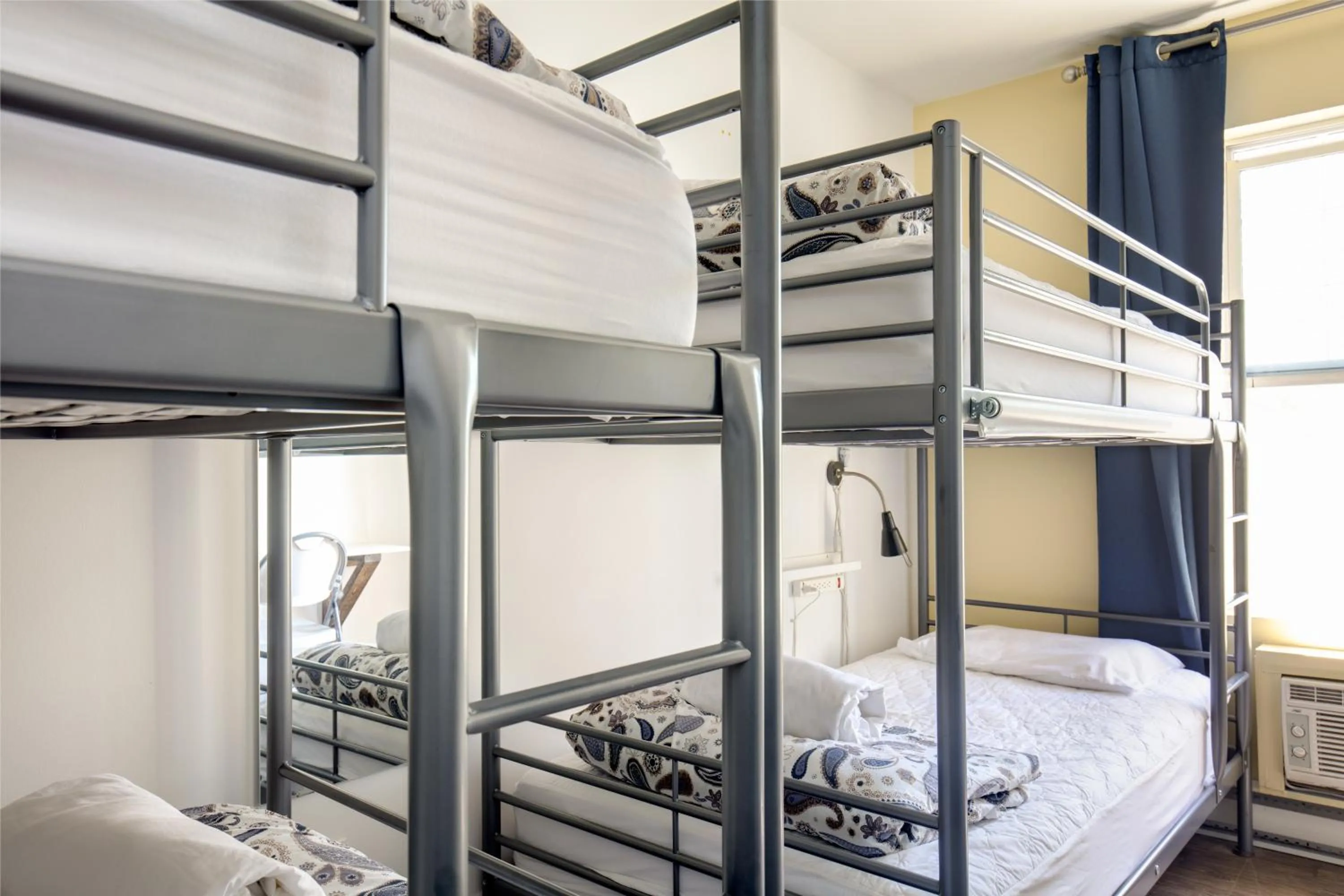 bunk bed, Bed in Samesun Kelowna
