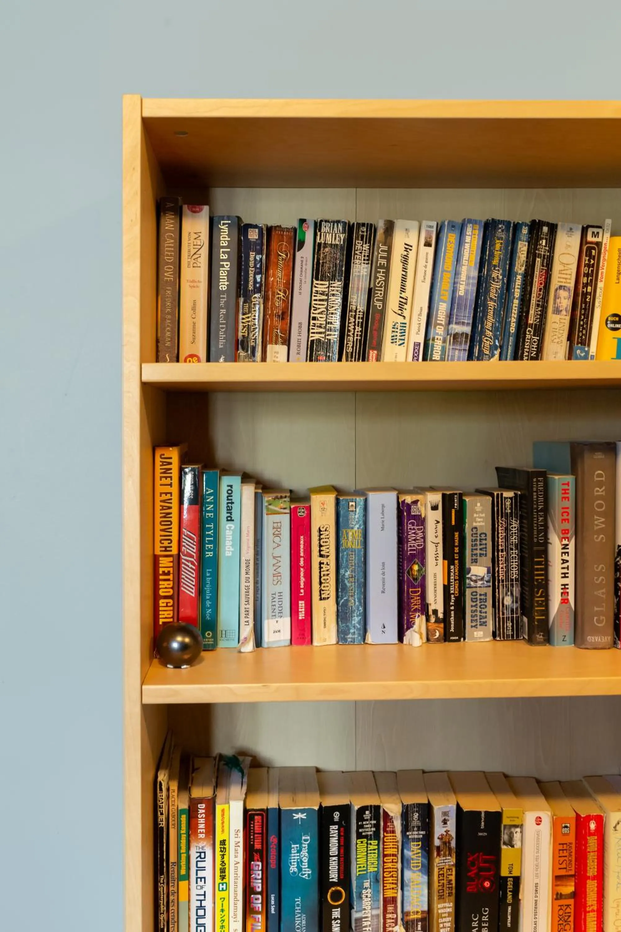 Communal lounge/ TV room in Samesun Kelowna