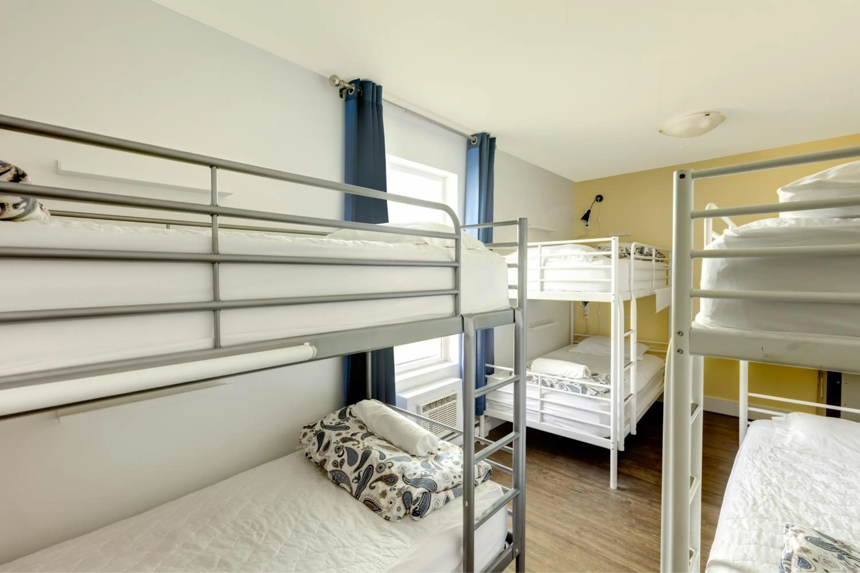 bunk bed, Bed in Samesun Kelowna