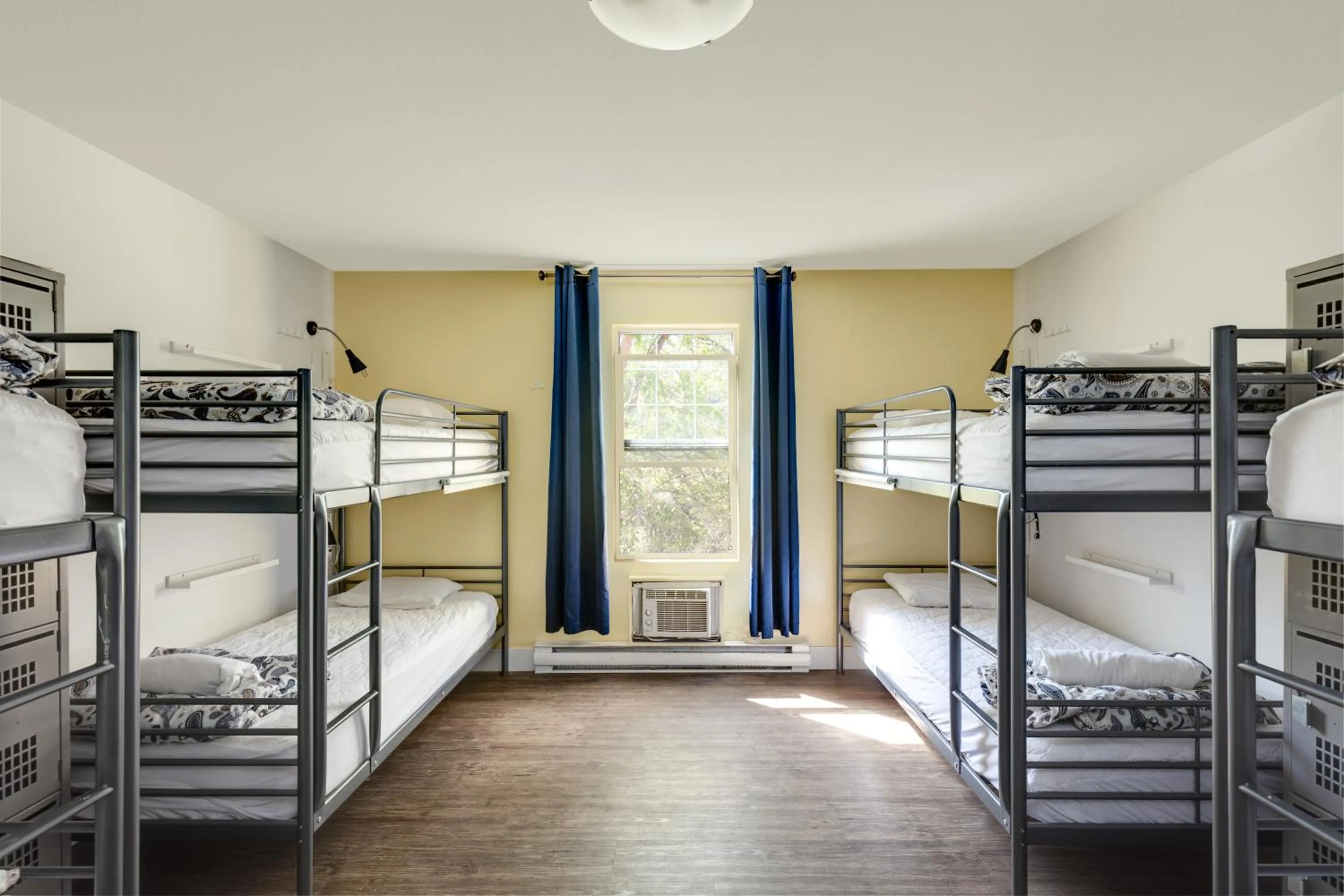 bunk bed, Bed in Samesun Kelowna