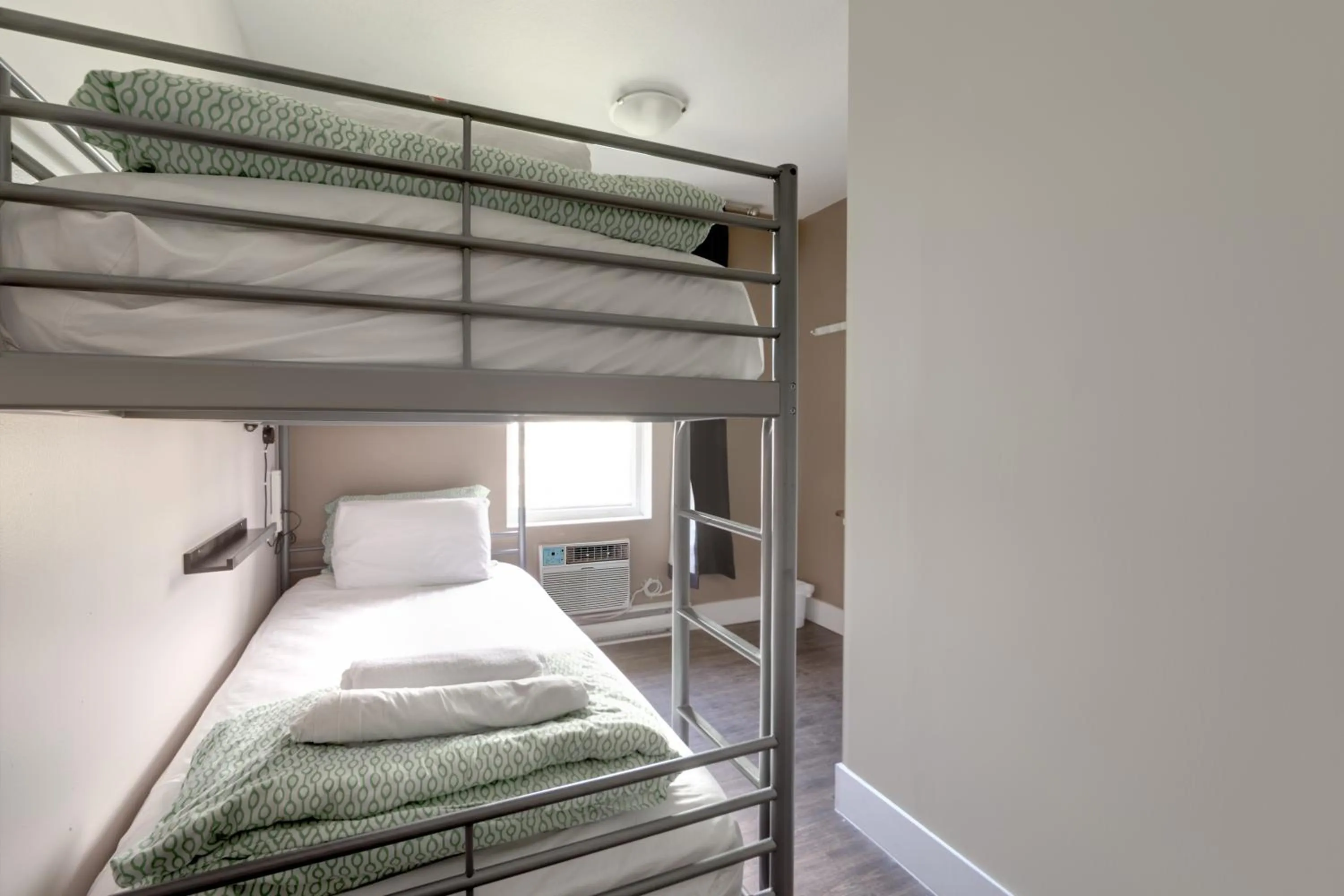 bunk bed, Bed in Samesun Kelowna