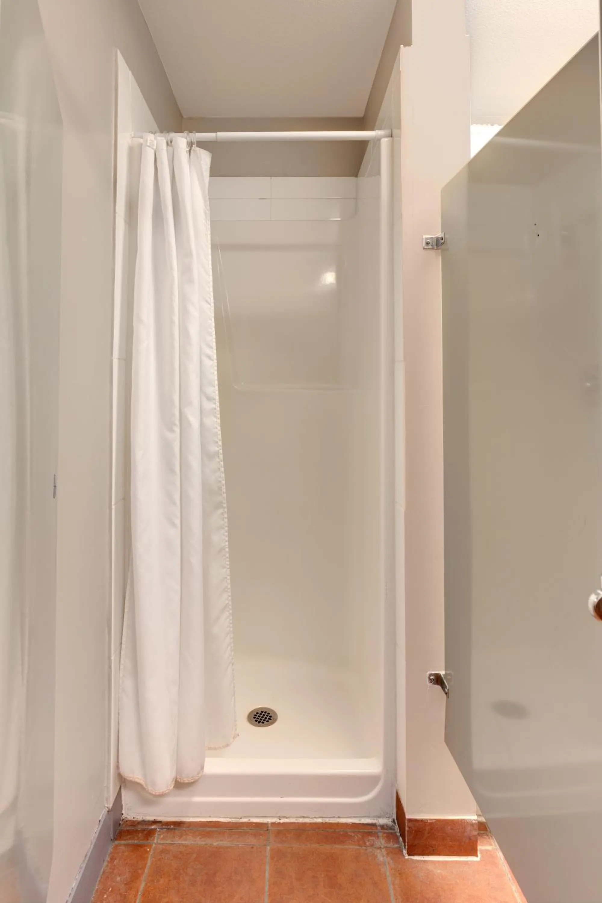 Shower in Samesun Kelowna