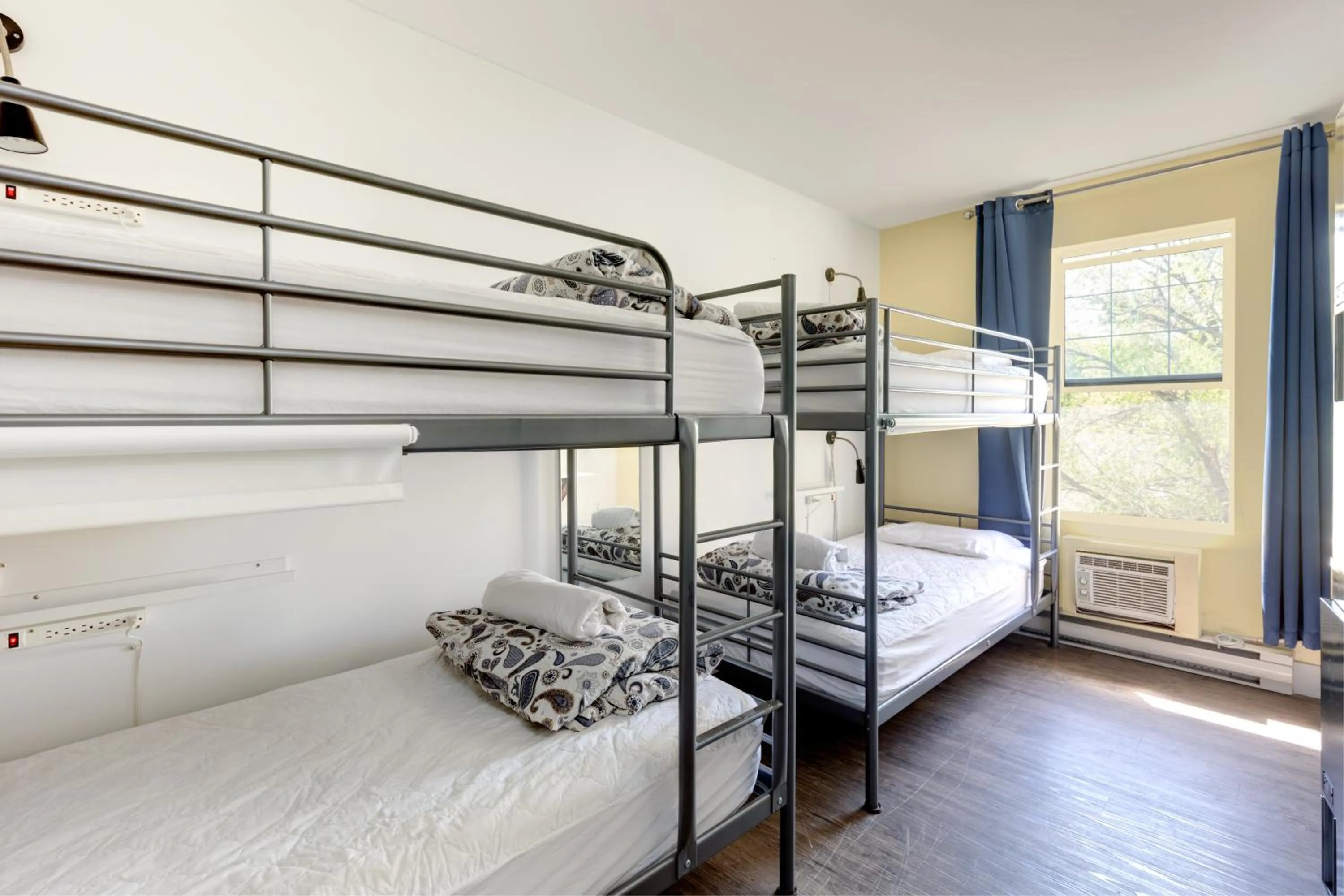 bunk bed, Bed in Samesun Kelowna